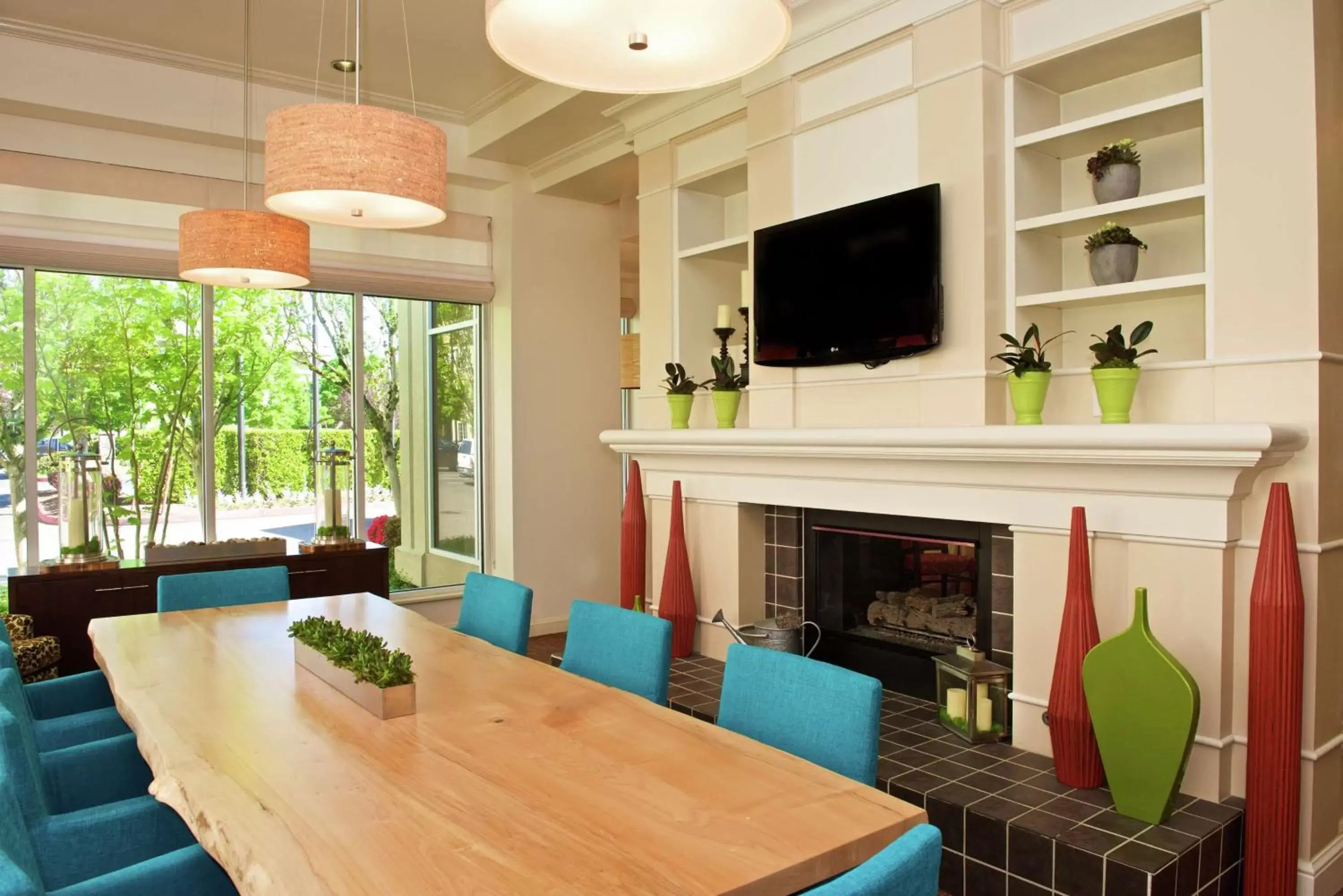 Lobby or reception, Dining Area in Hilton Garden Inn Seattle/Renton