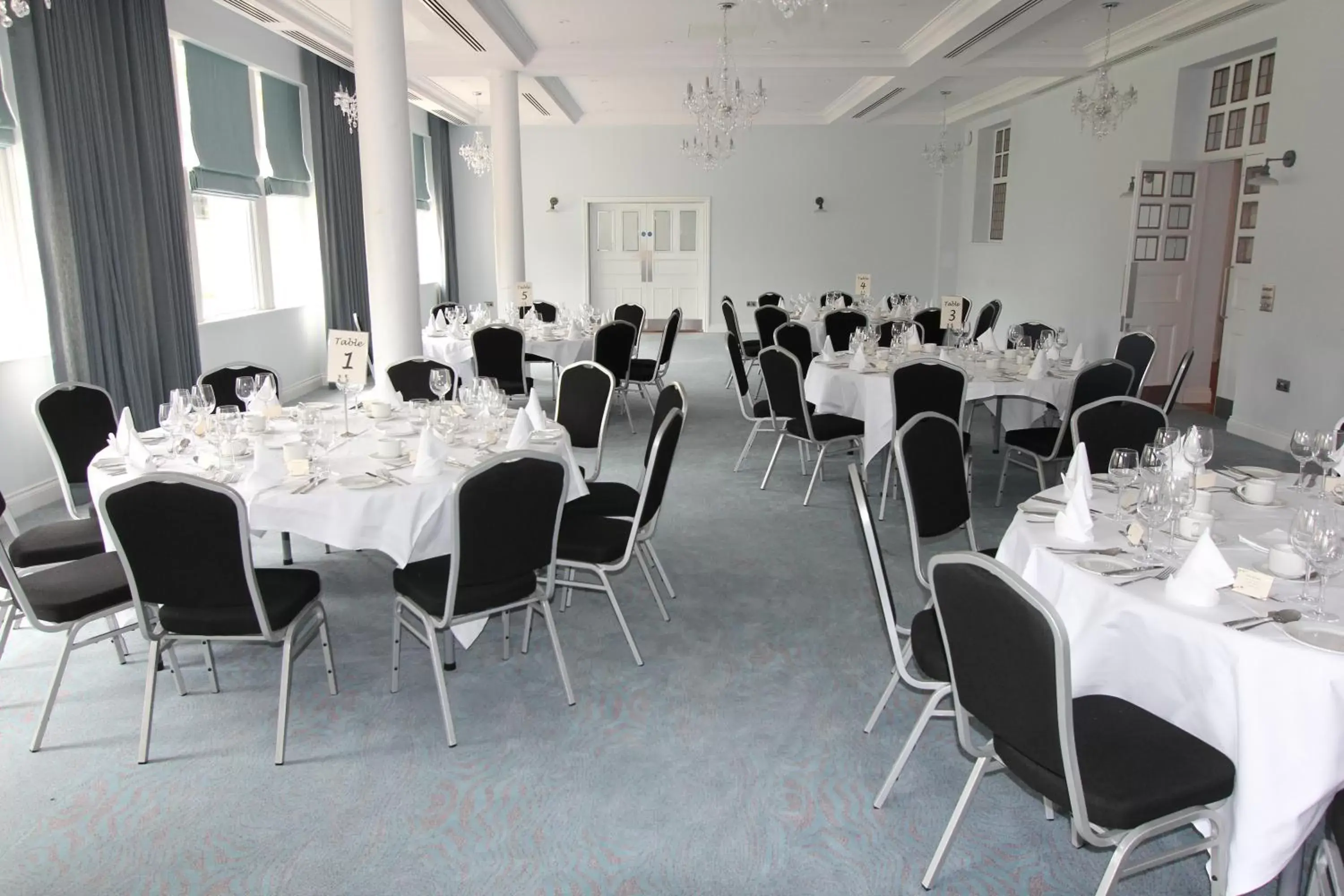 Banquet/Function facilities, Restaurant/Places to Eat in Yarrow Hotel