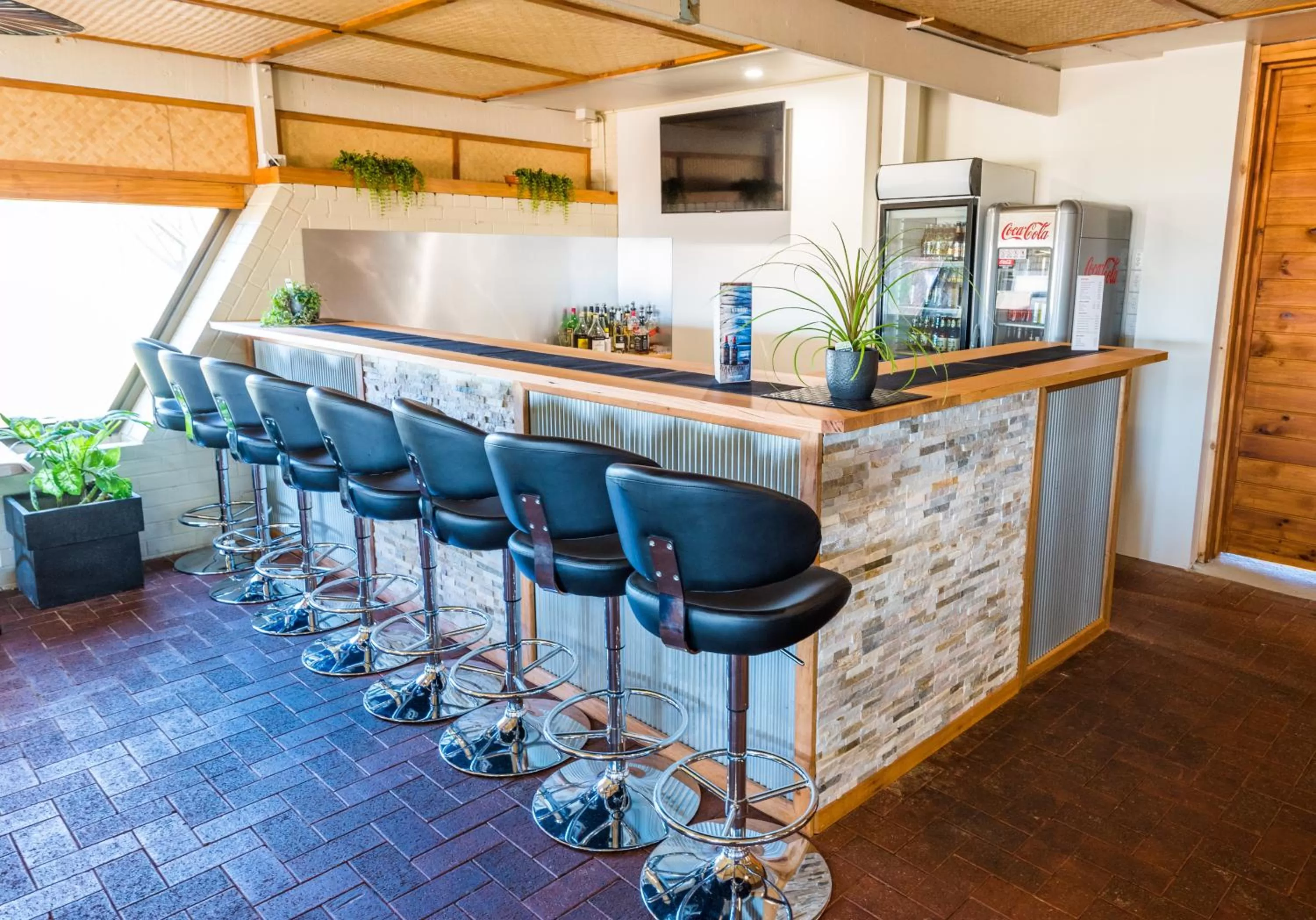 Lounge or bar in Hospitality Carnarvon, SureStay Collection by Best Western