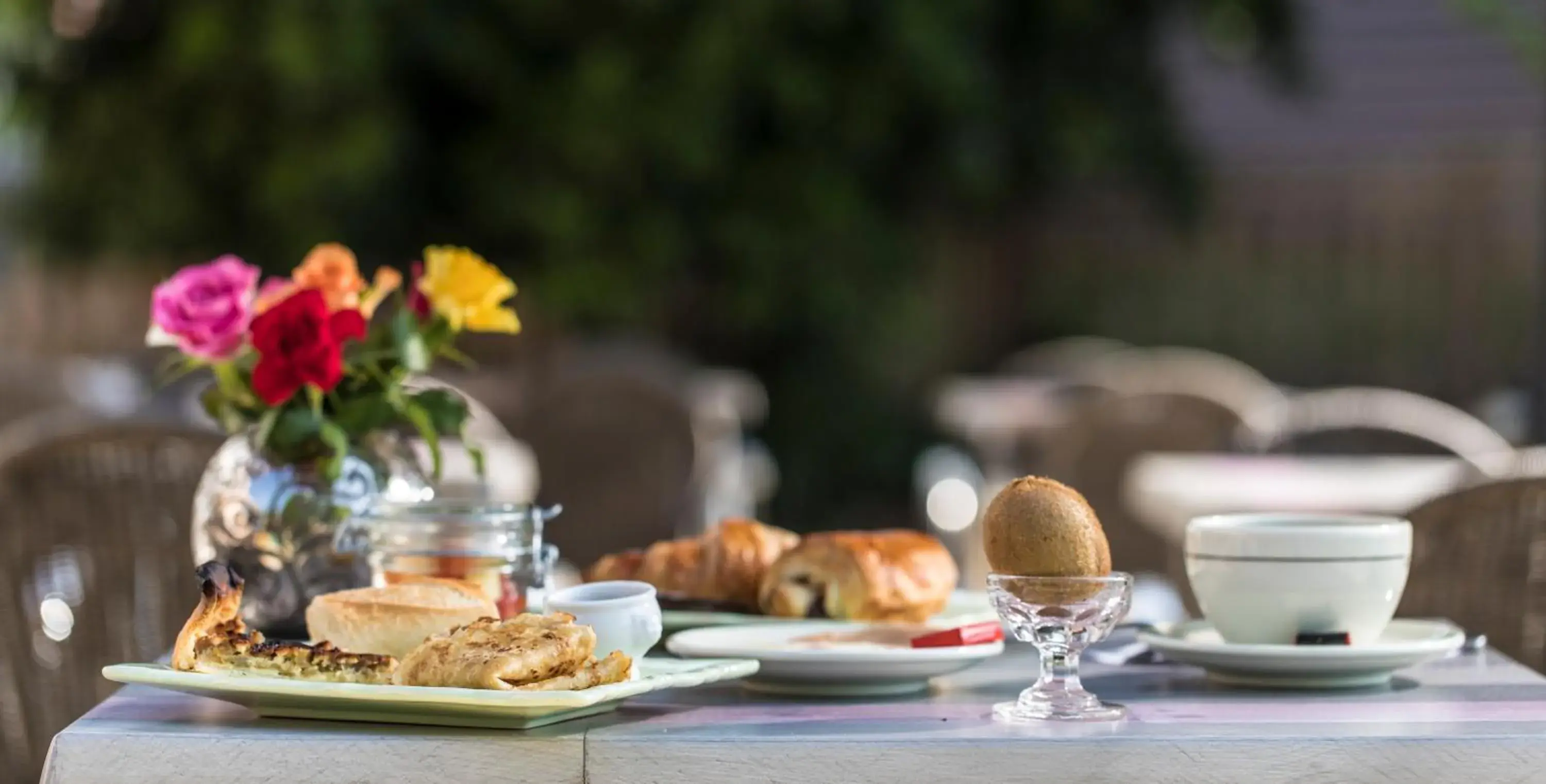 Patio, Breakfast in Hotel Atoll