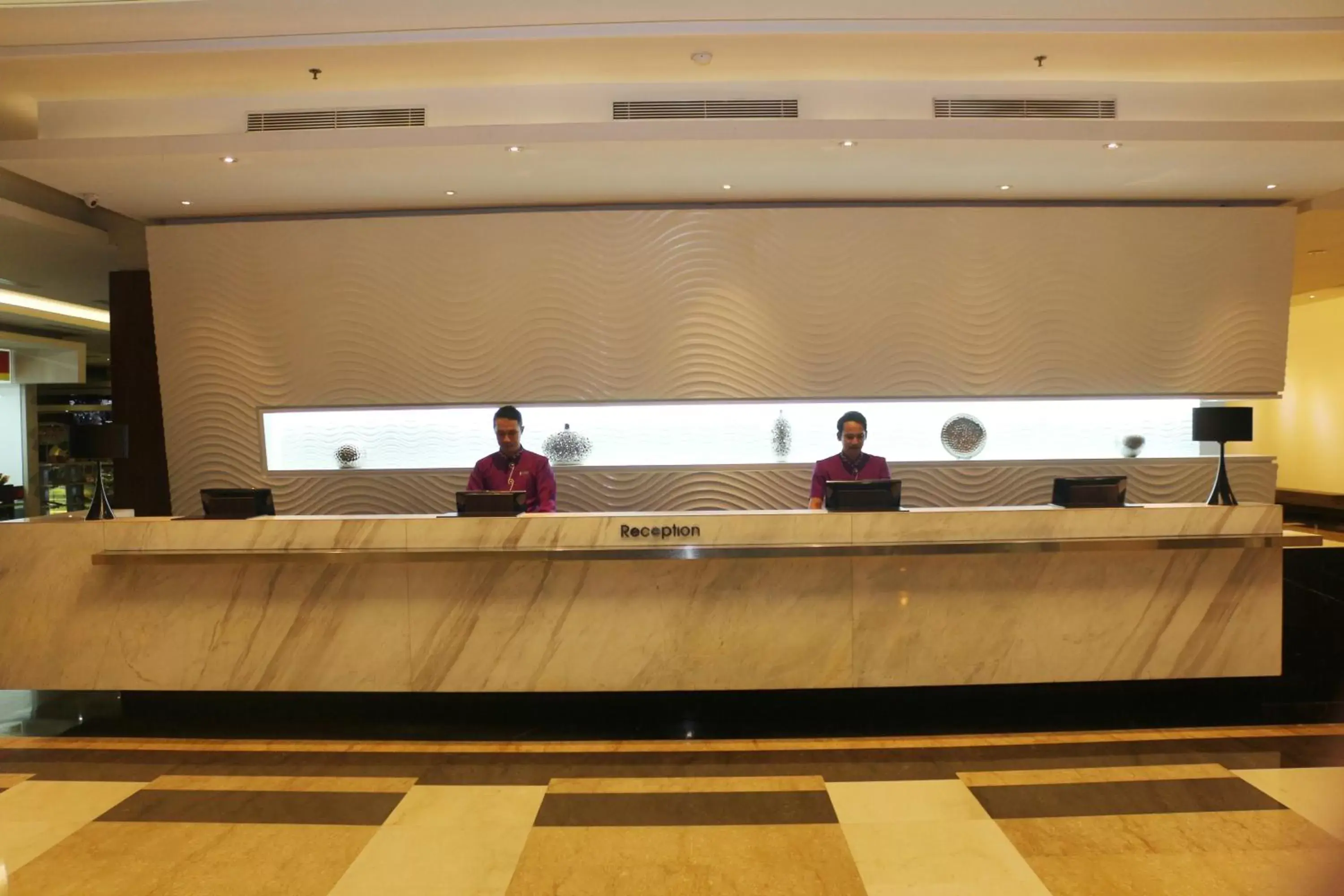 Lobby or reception in Holiday Inn Bandung Pasteur, an IHG Hotel