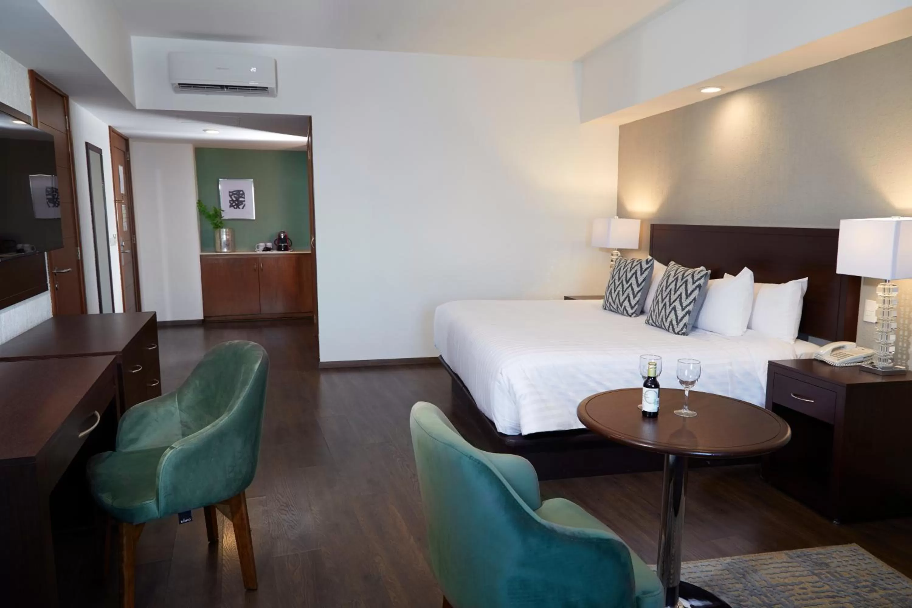 Photo of the whole room, Bed in Ejecutivo Express Guadalajara Providencia - Av México