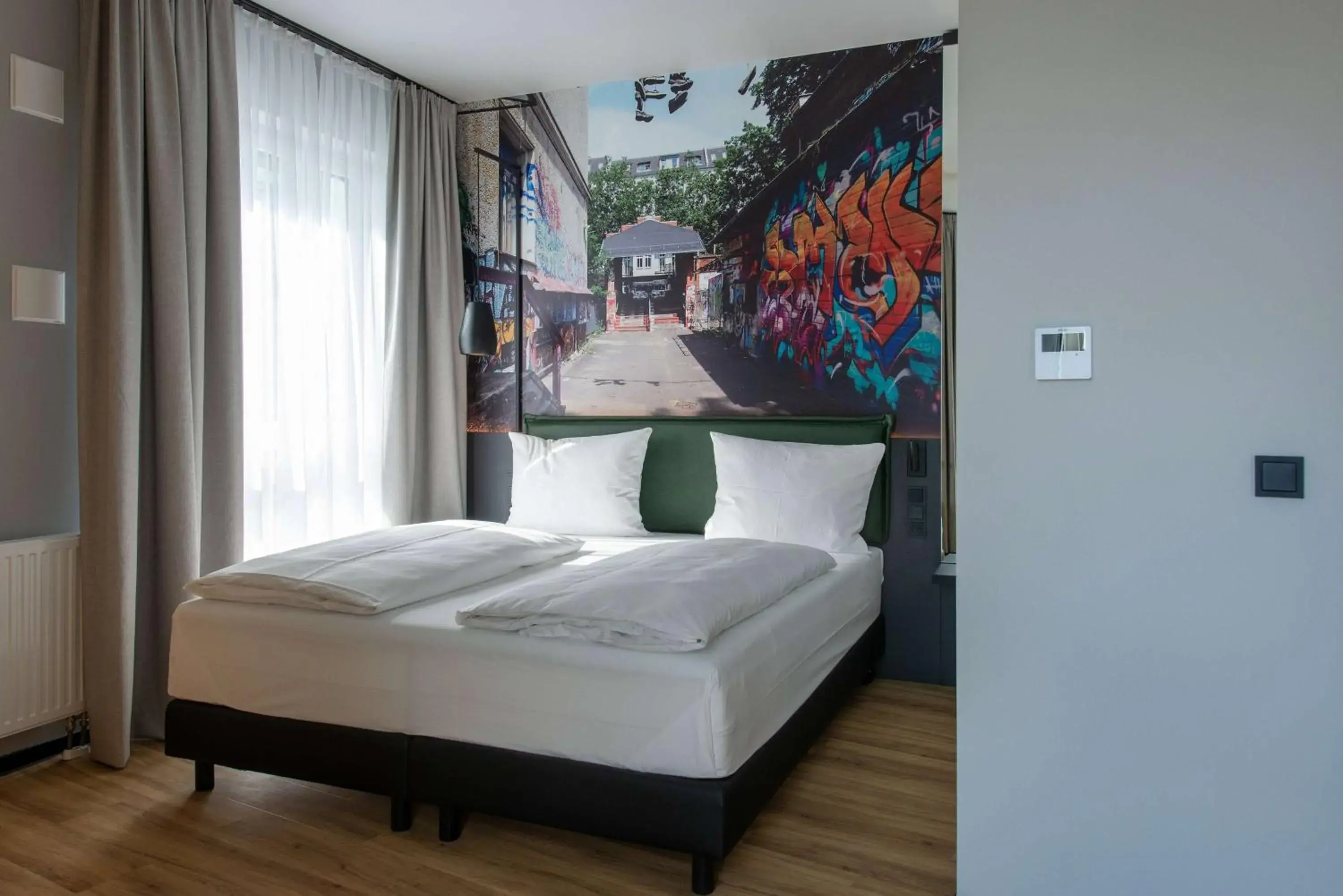 Photo of the whole room, Bed in Vienna House Easy by Wyndham Berlin Potsdamer Platz