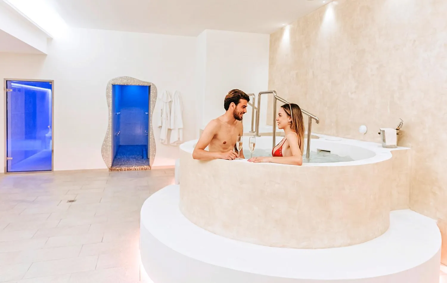 Swimming pool in Royal Sunset Hotel