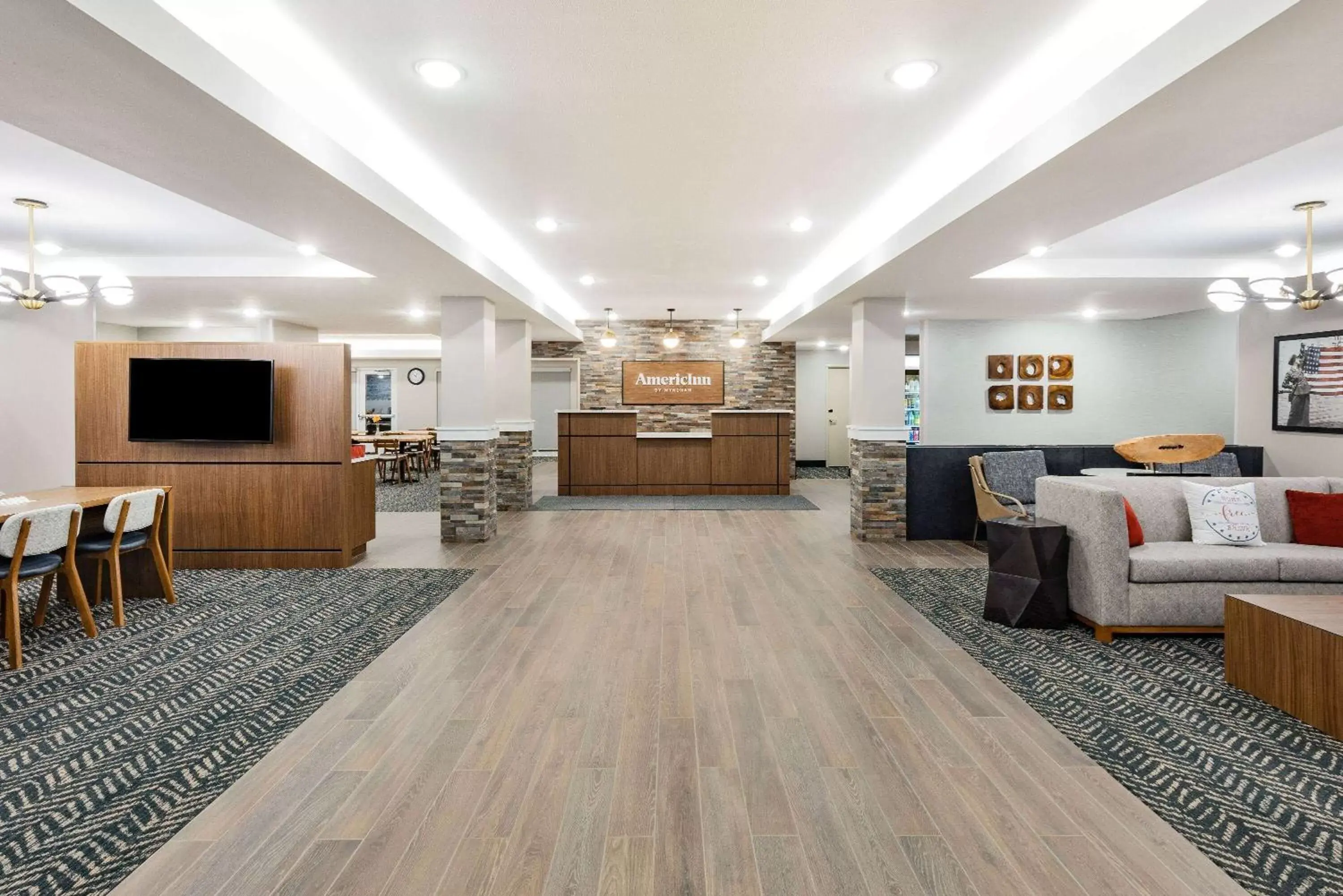 Lobby or reception, Lobby/Reception in AmericInn by Wyndham International Falls