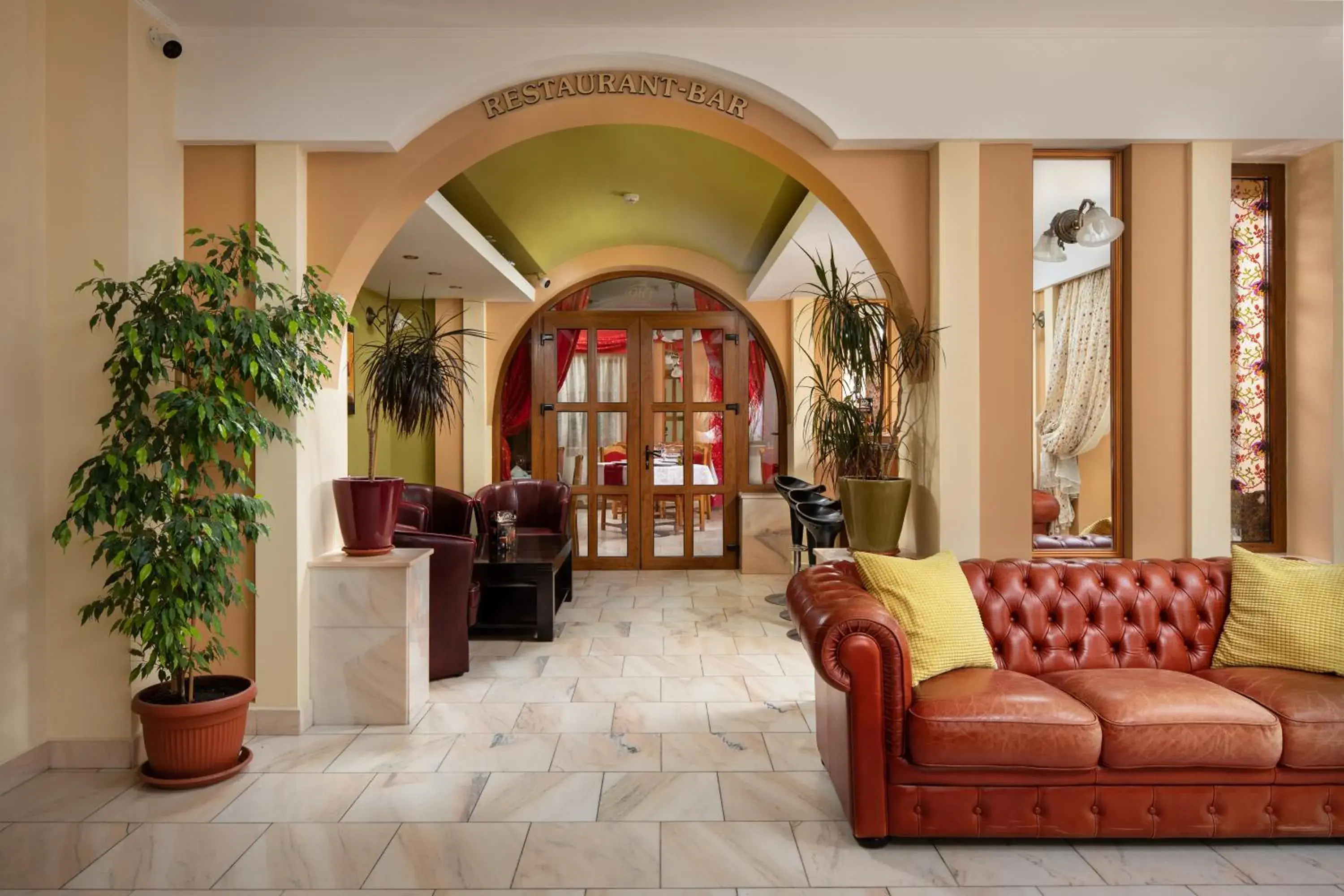 Living room, Lobby/Reception in Grand Hotel