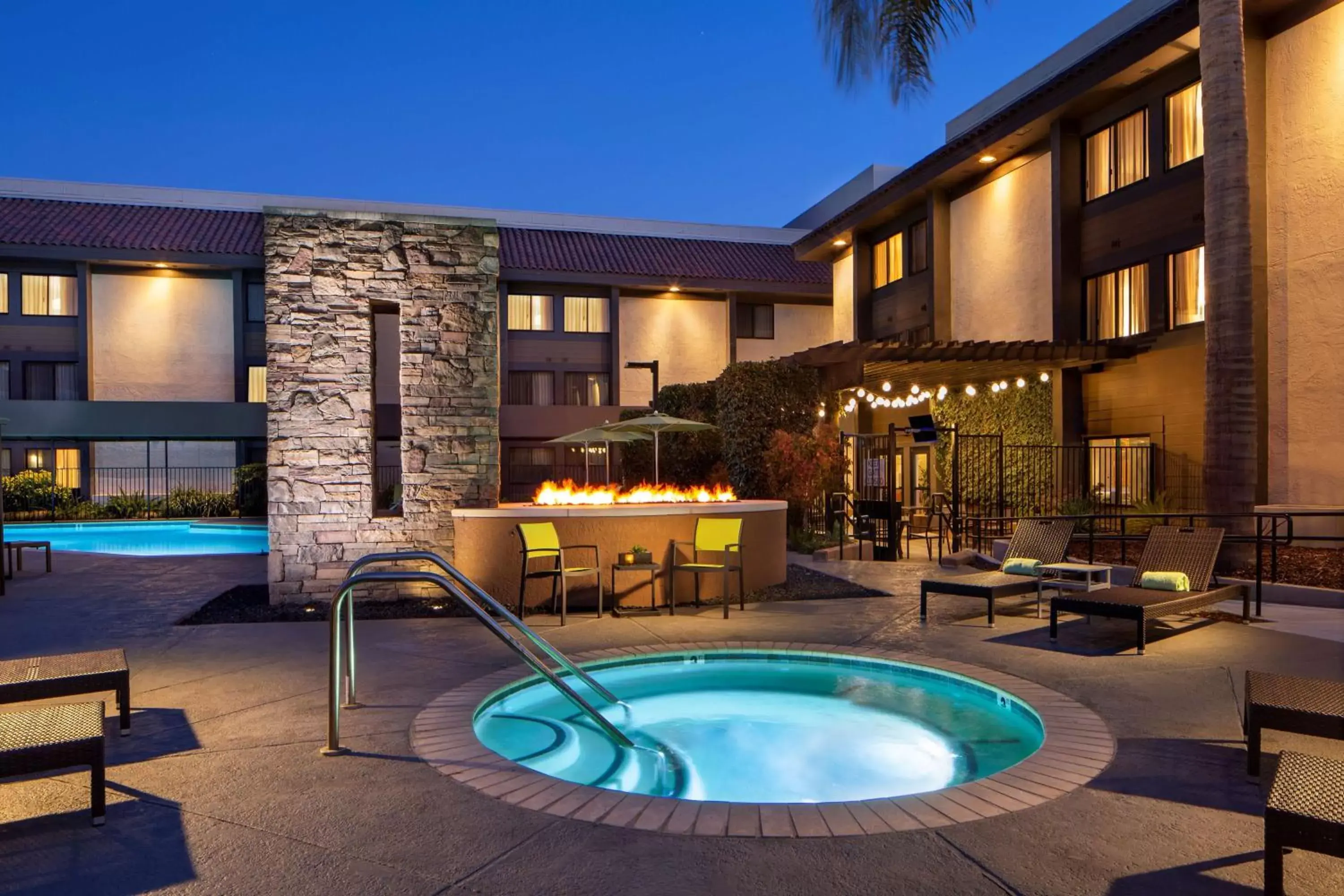 Activities, Swimming Pool in Sonesta Silicon Valley