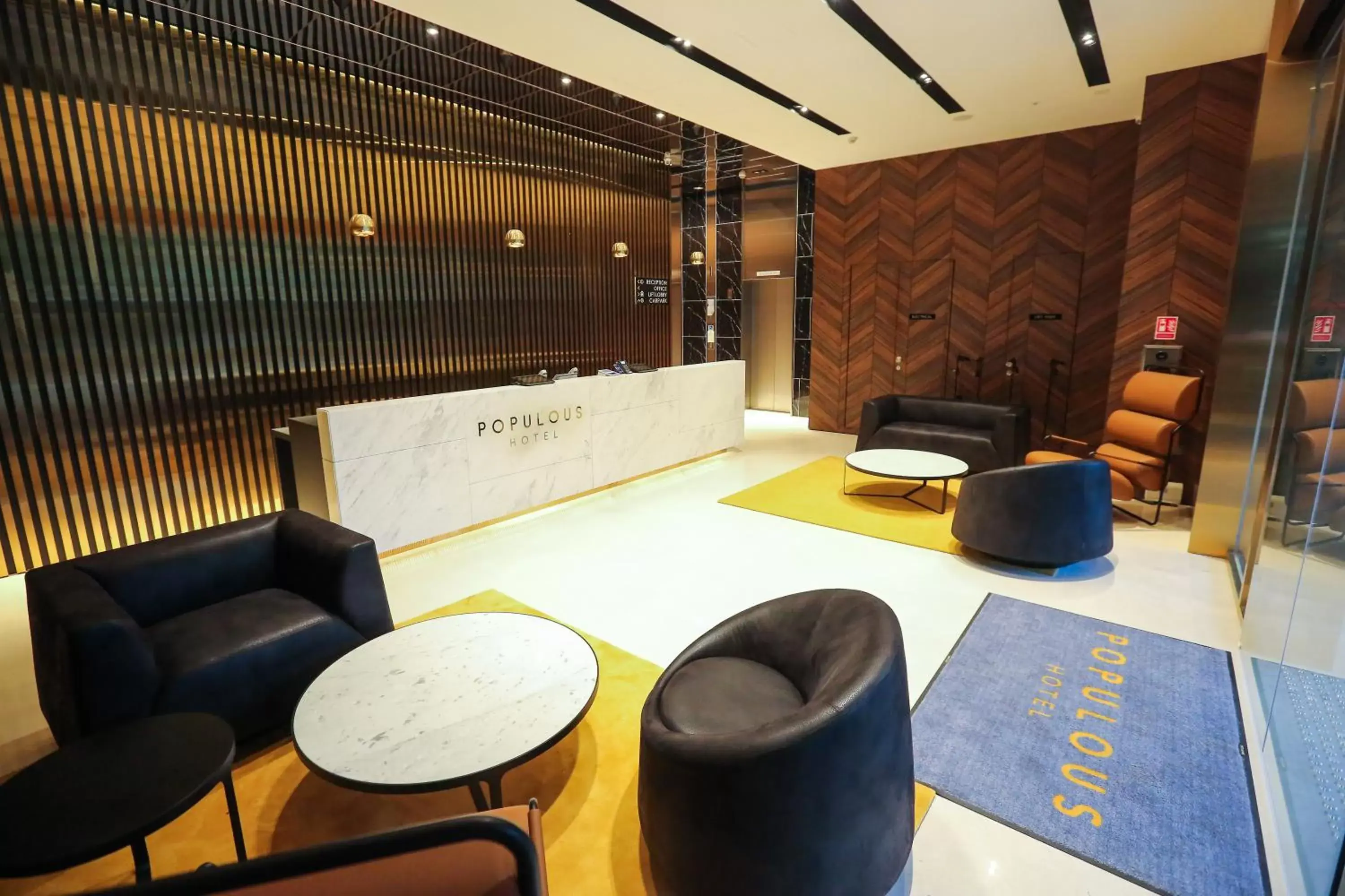 Lobby or reception, Seating Area in L Hotel Premier By Lion Peak