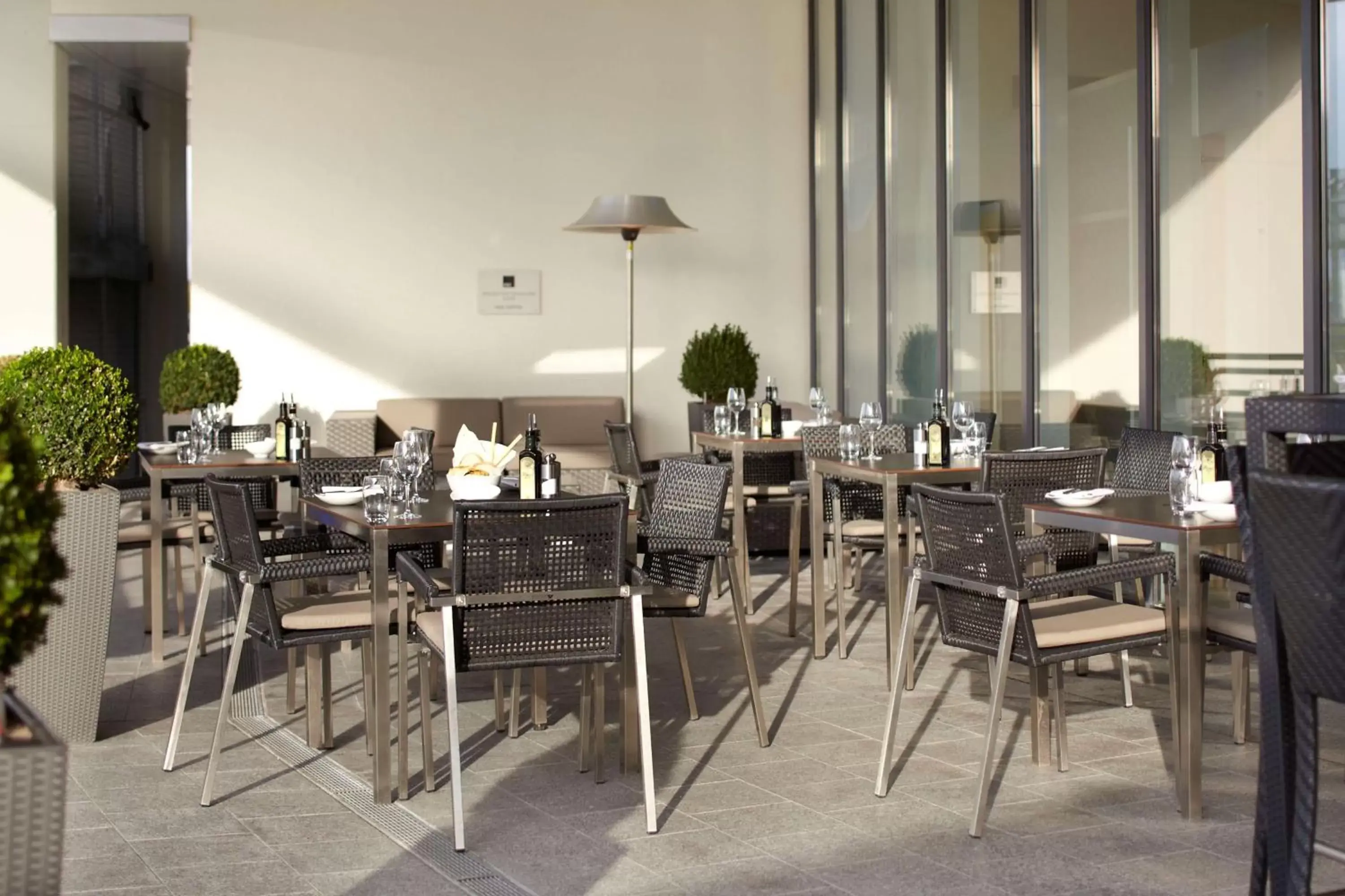 Restaurant/Places to Eat in Radisson Blu Hotel, Hamburg Airport