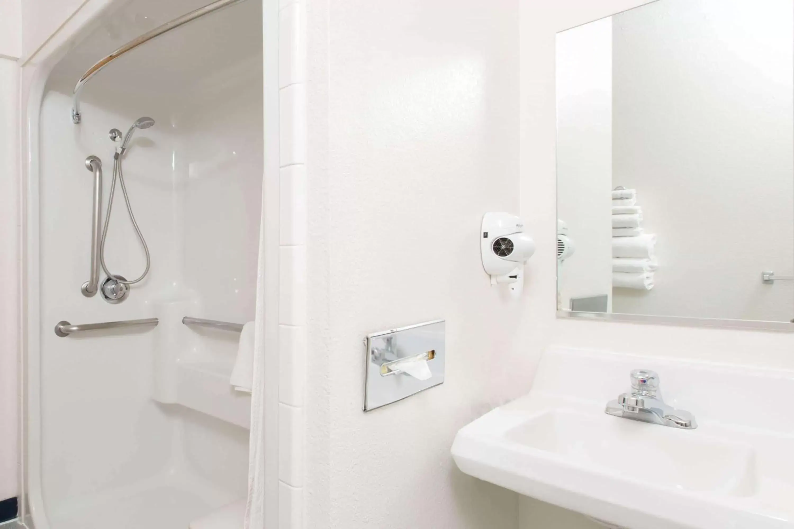 Bathroom in Baymont Inn & Suites by Wyndham Anchorage Airport