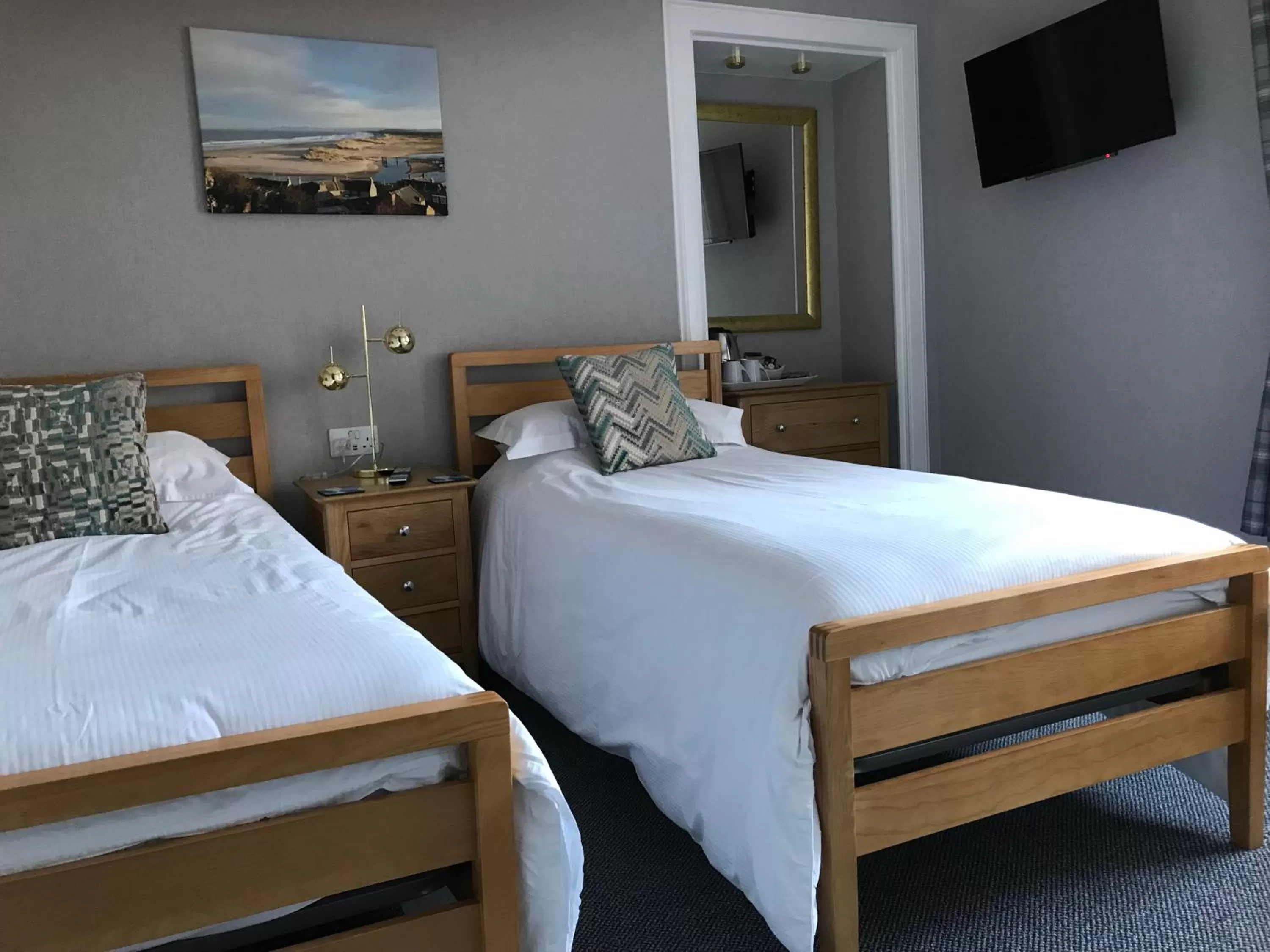 Bedroom, Bed in West End Guest House