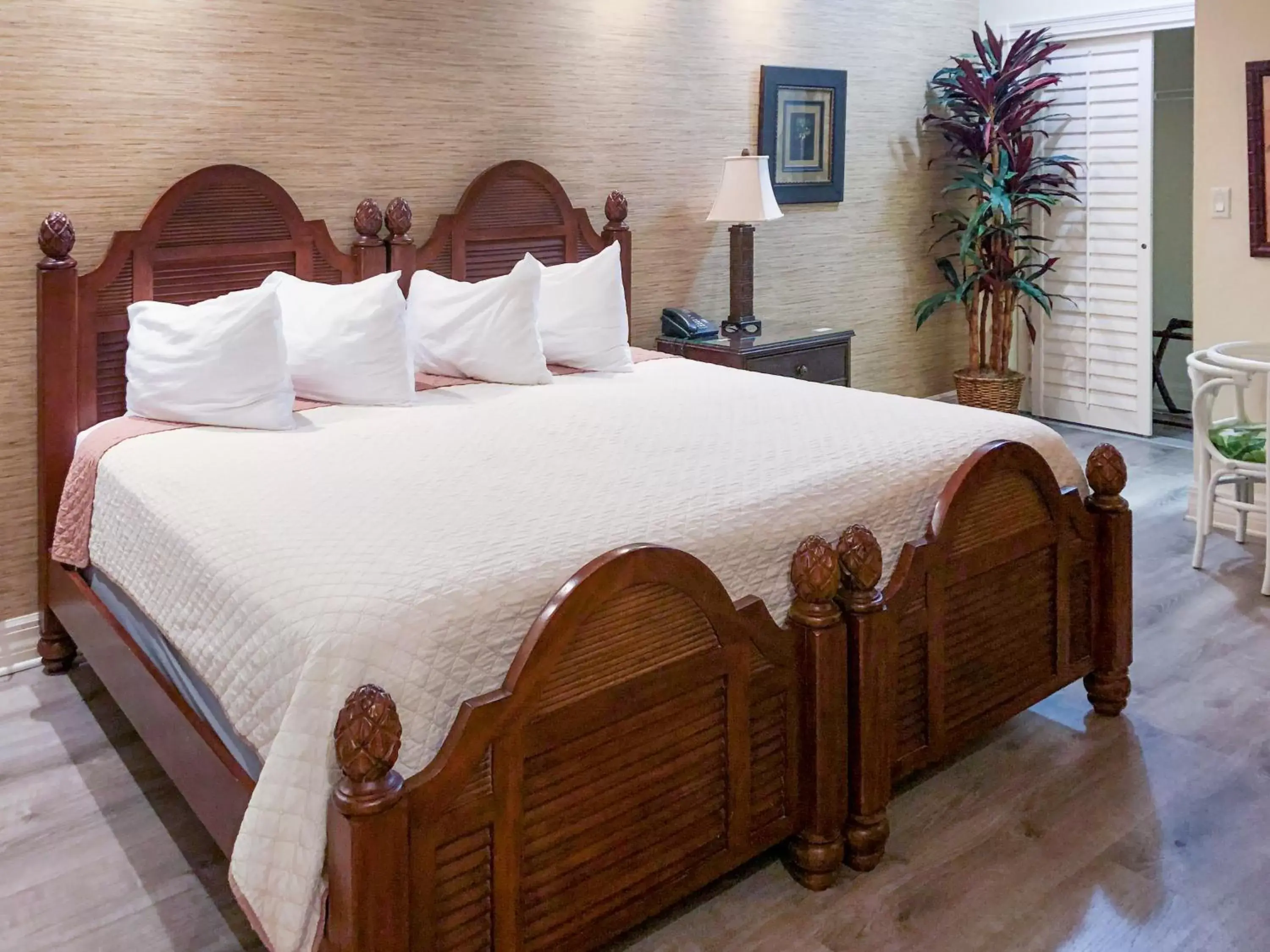 Bedroom, Bed in Boca Grande Hotel