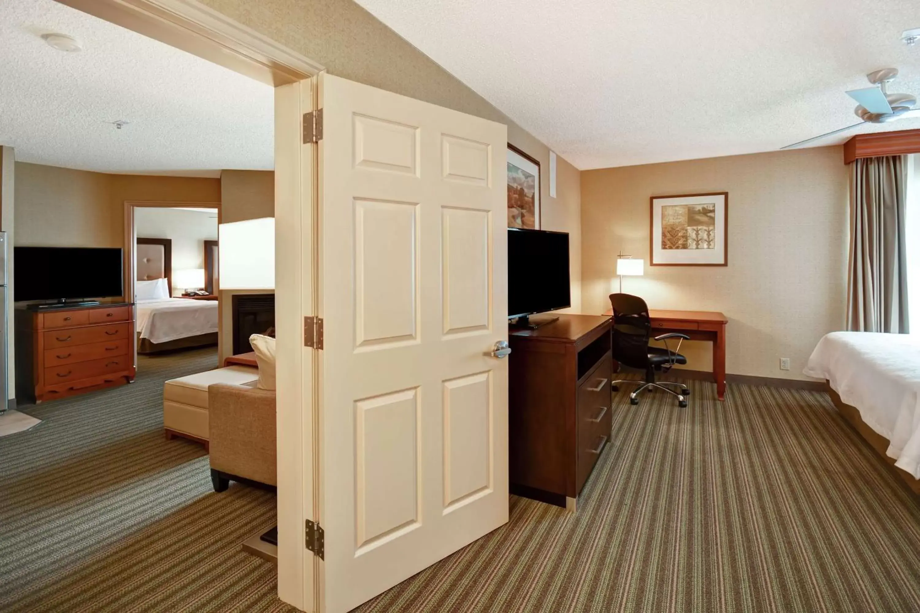 Living room, TV/Entertainment Center in Homewood Suites by Hilton Salt Lake City - Midvale/Sandy