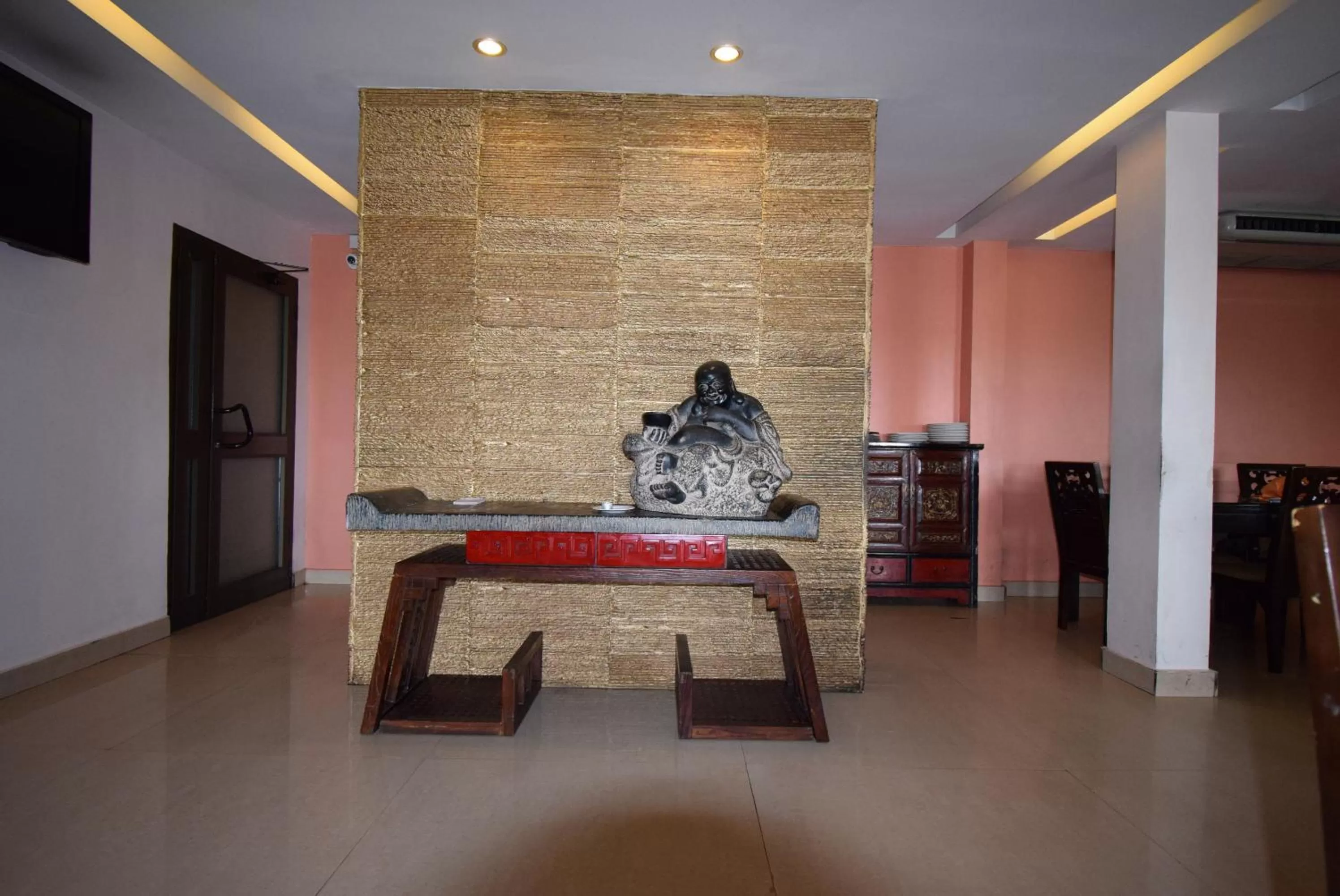 Restaurant/places to eat, Bed in Noble House Hotel