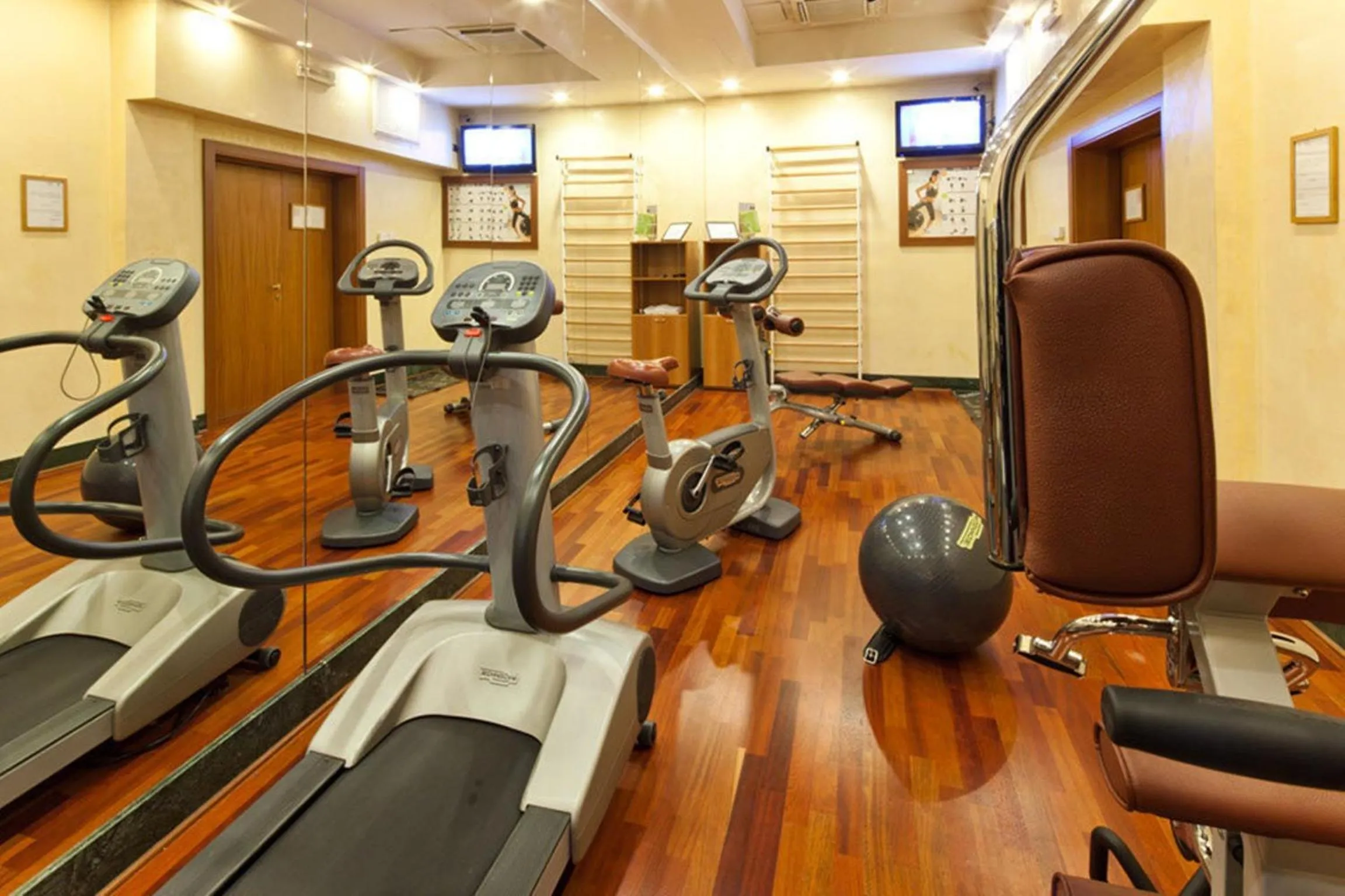 Fitness centre/facilities in Hotel Mirage Sure Hotel Collection by Best Western
