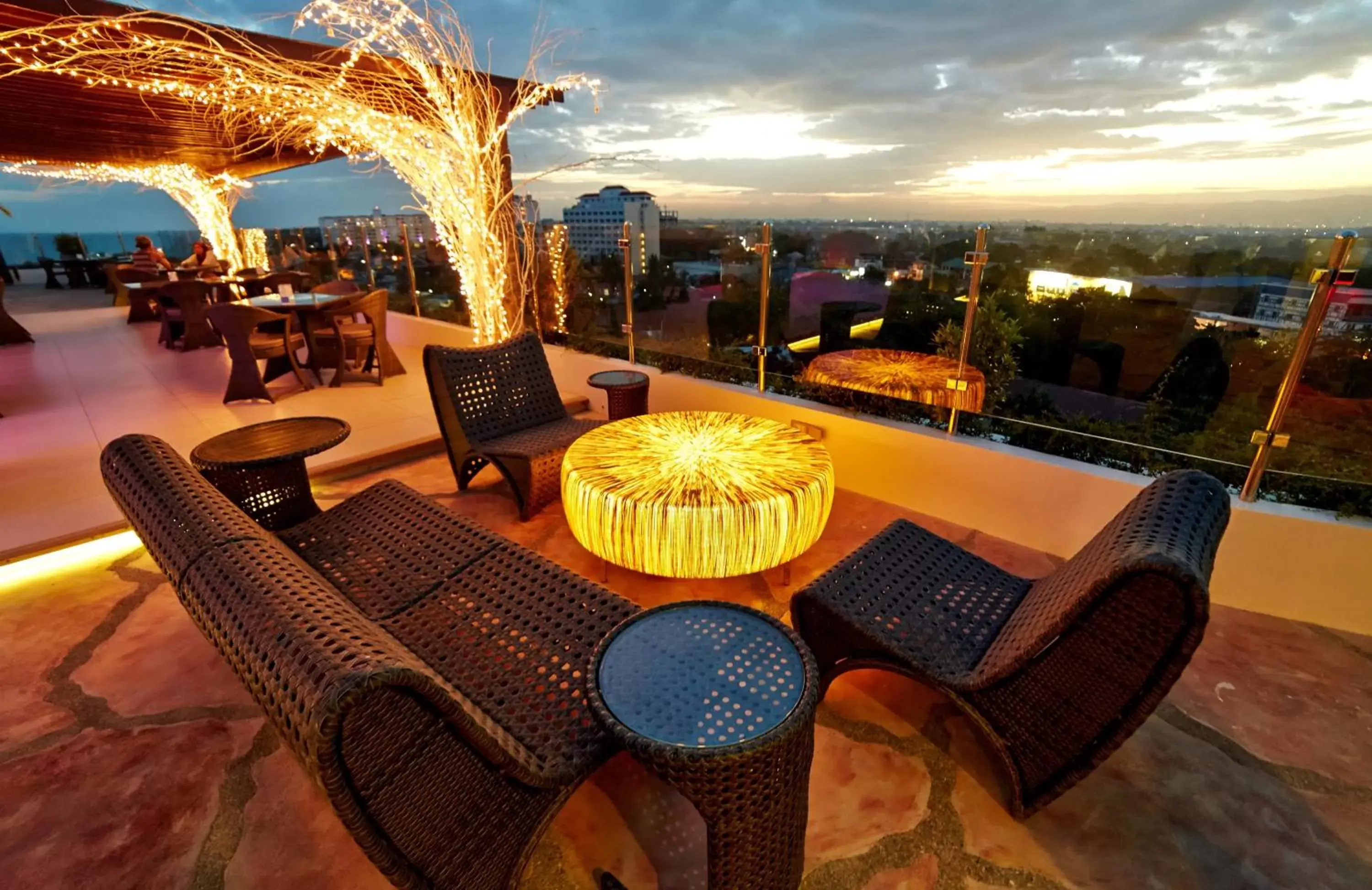 Lounge or bar, Sunrise/Sunset in Cebu White Sands Resort and Spa