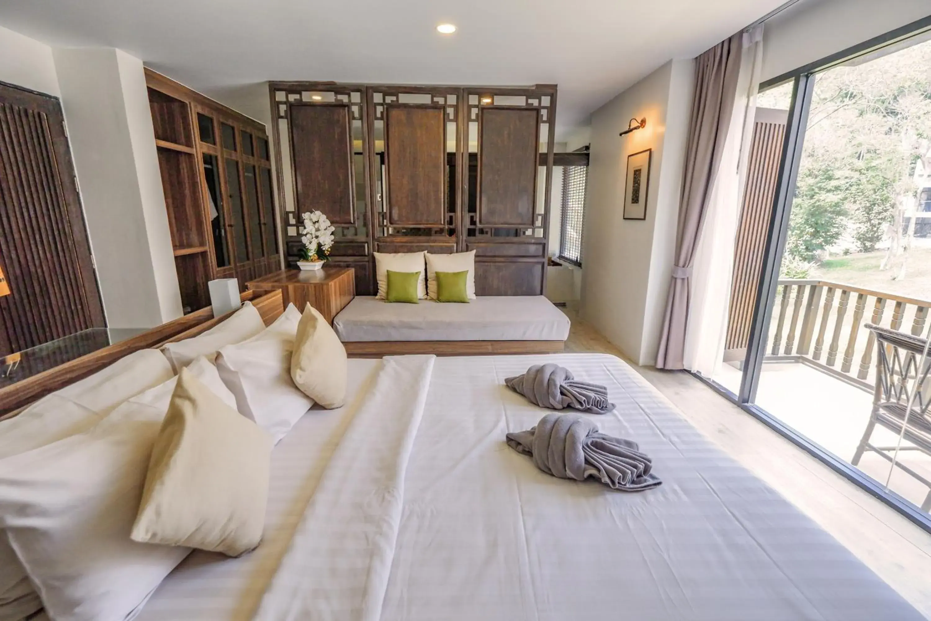 Photo of the whole room, Bed in SriLanta Resort and Spa