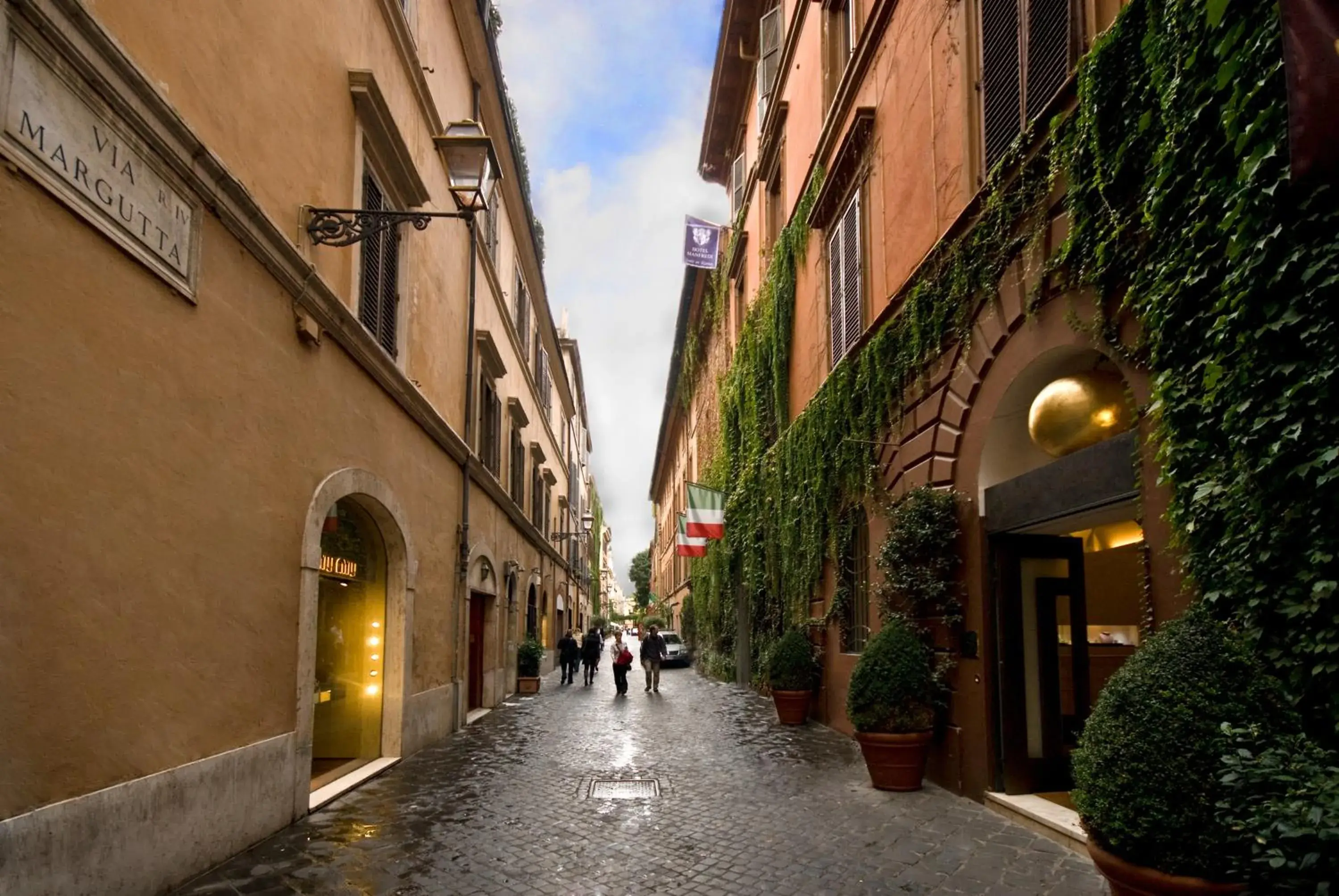Facade/entrance in Hotel Manfredi Suite In Rome