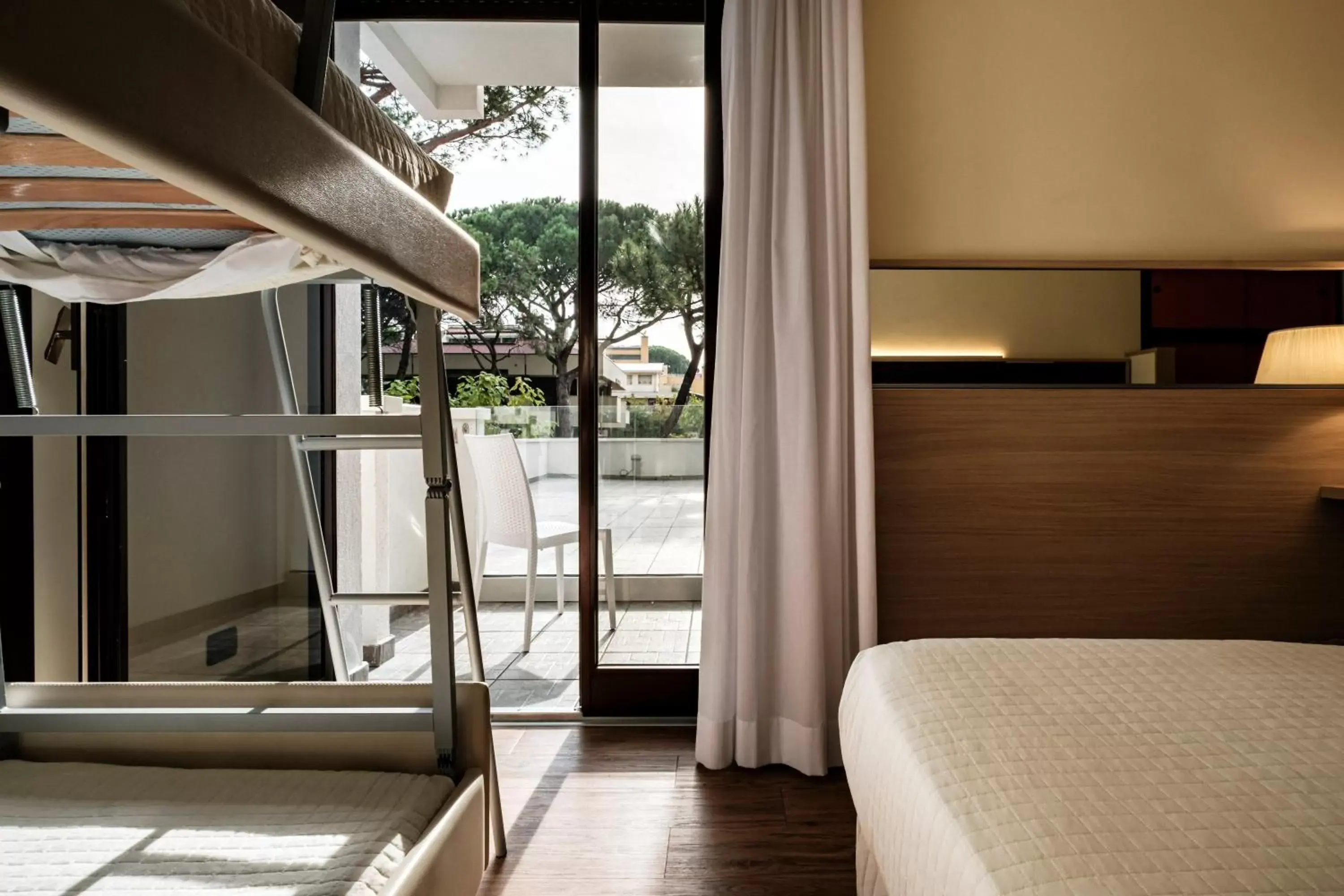Balcony/Terrace, Bed in Hotel Augustus