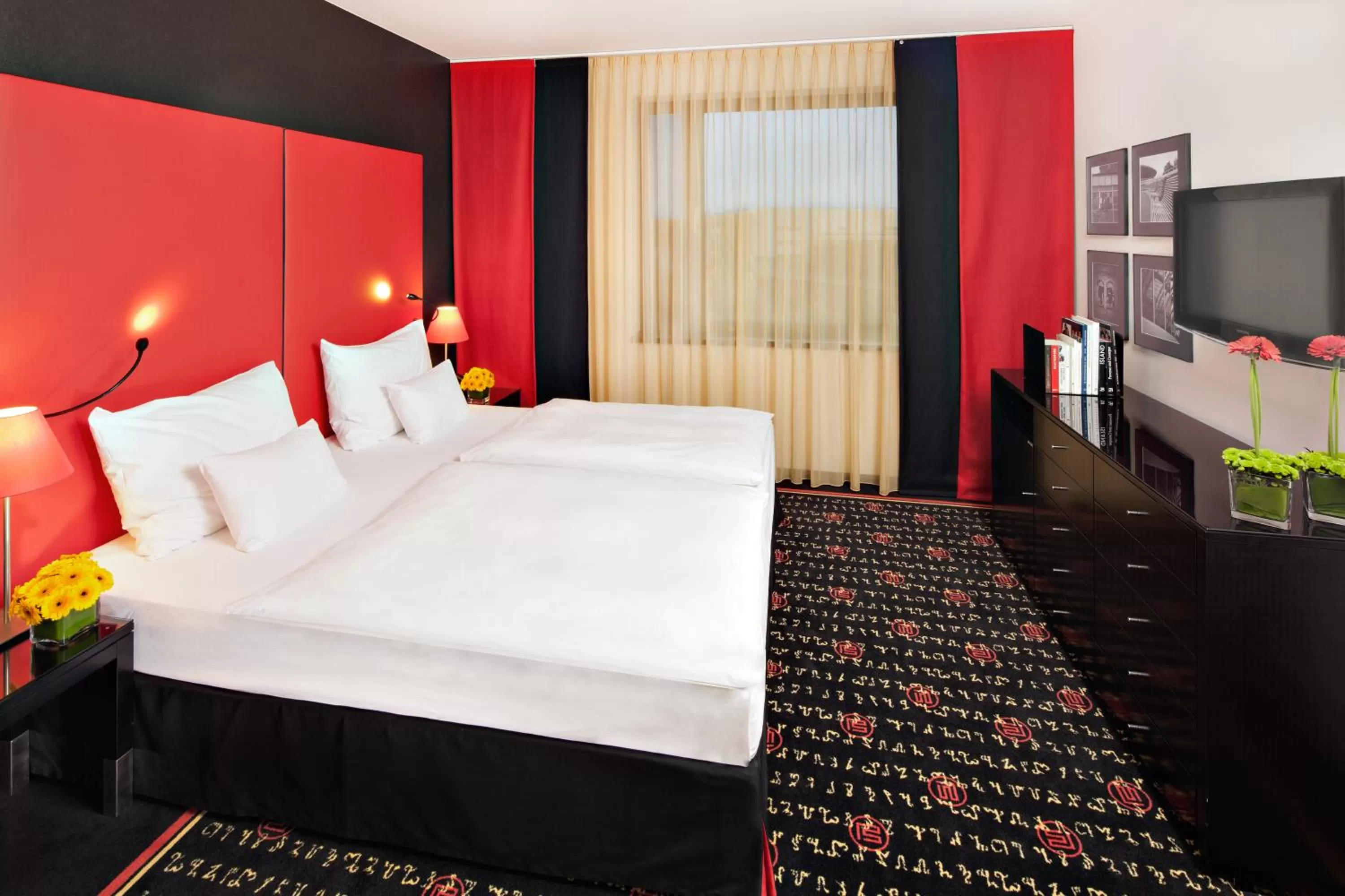 TV and multimedia, Bed in Vienna House Easy by Wyndham Katowice