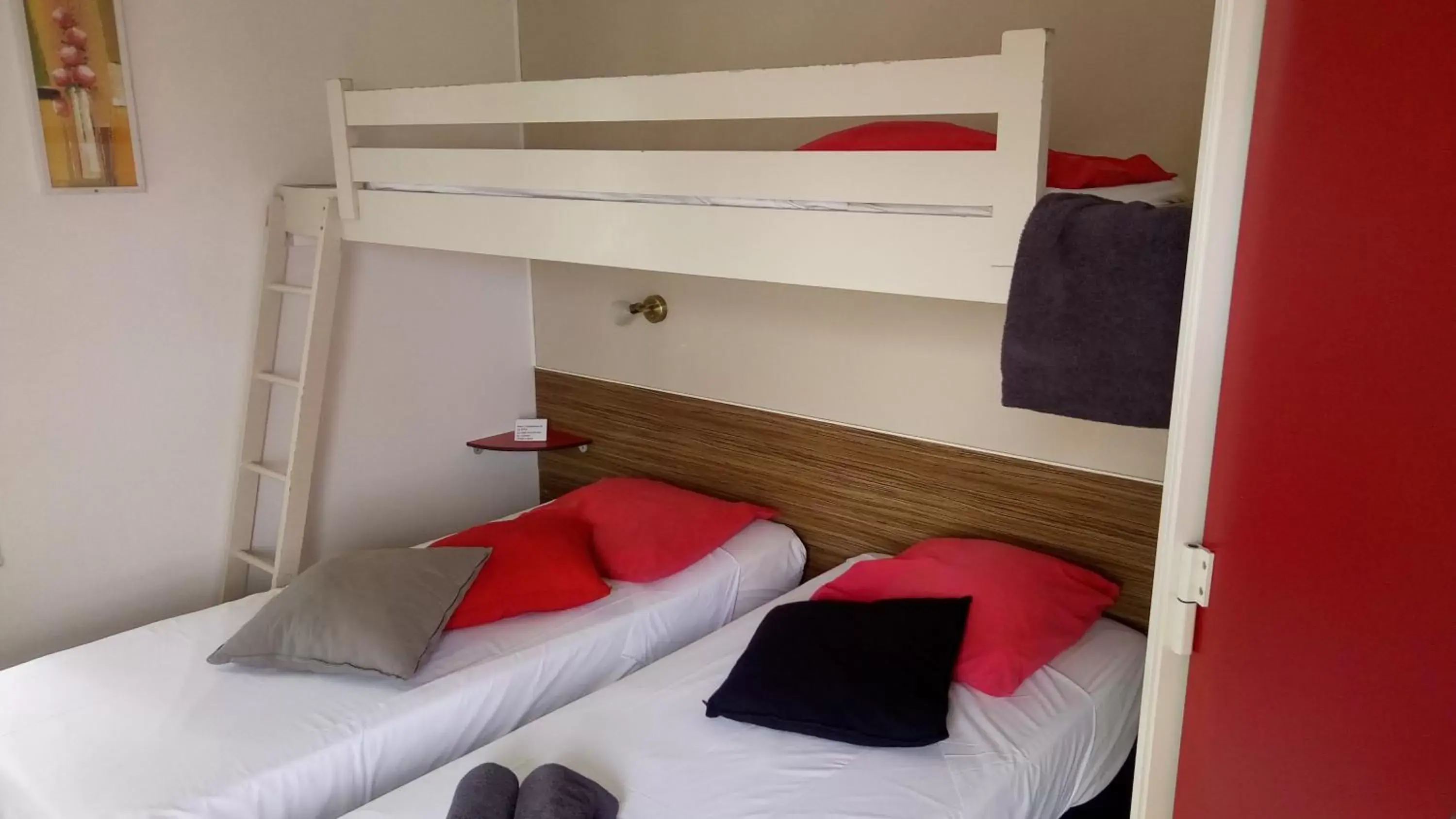 bunk bed, Bed in Kyriad Direct Saintes