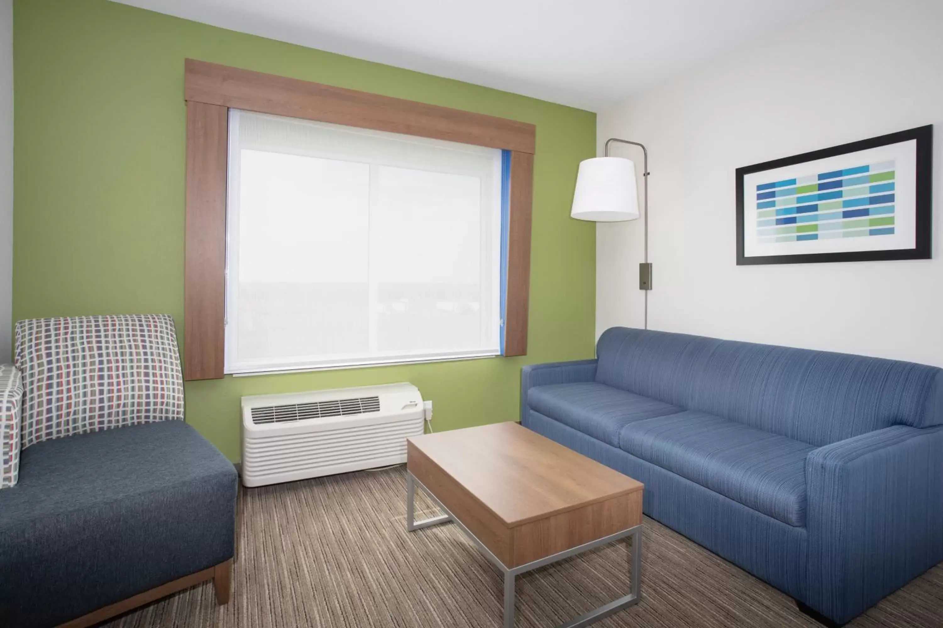 Photo of the whole room, Seating Area in Holiday Inn Express & Suites - Goodland I-70, an IHG Hotel