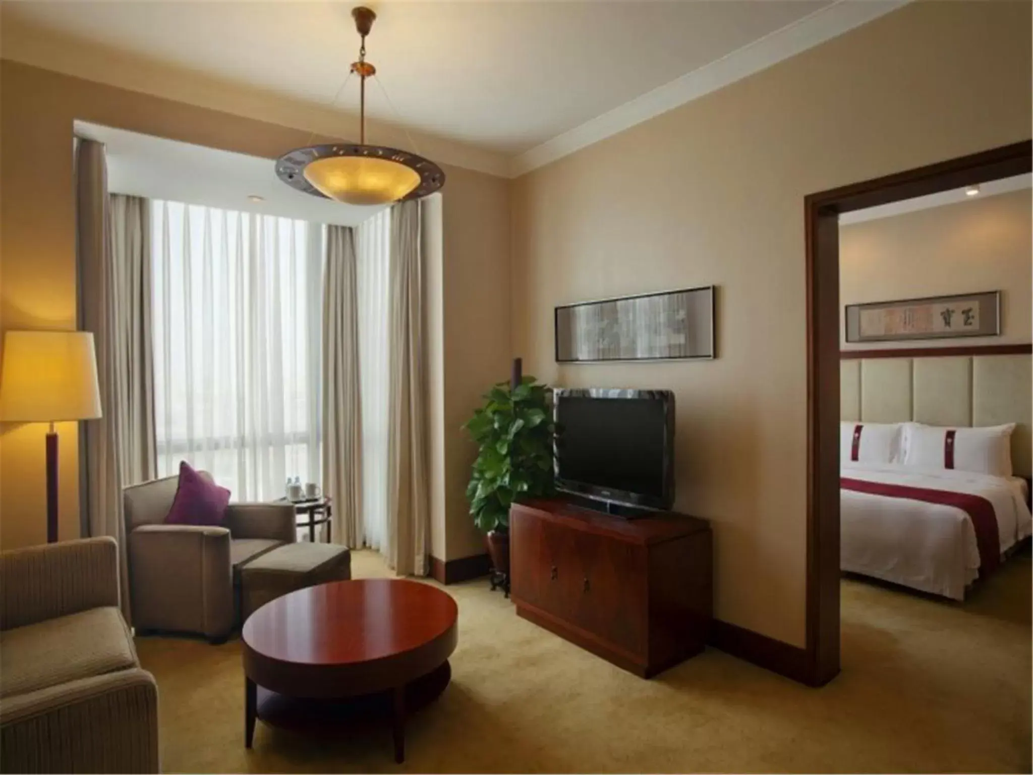 Living room, TV/Entertainment Center in Holiday Inn Temple Of Heaven Beijing, an IHG Hotel