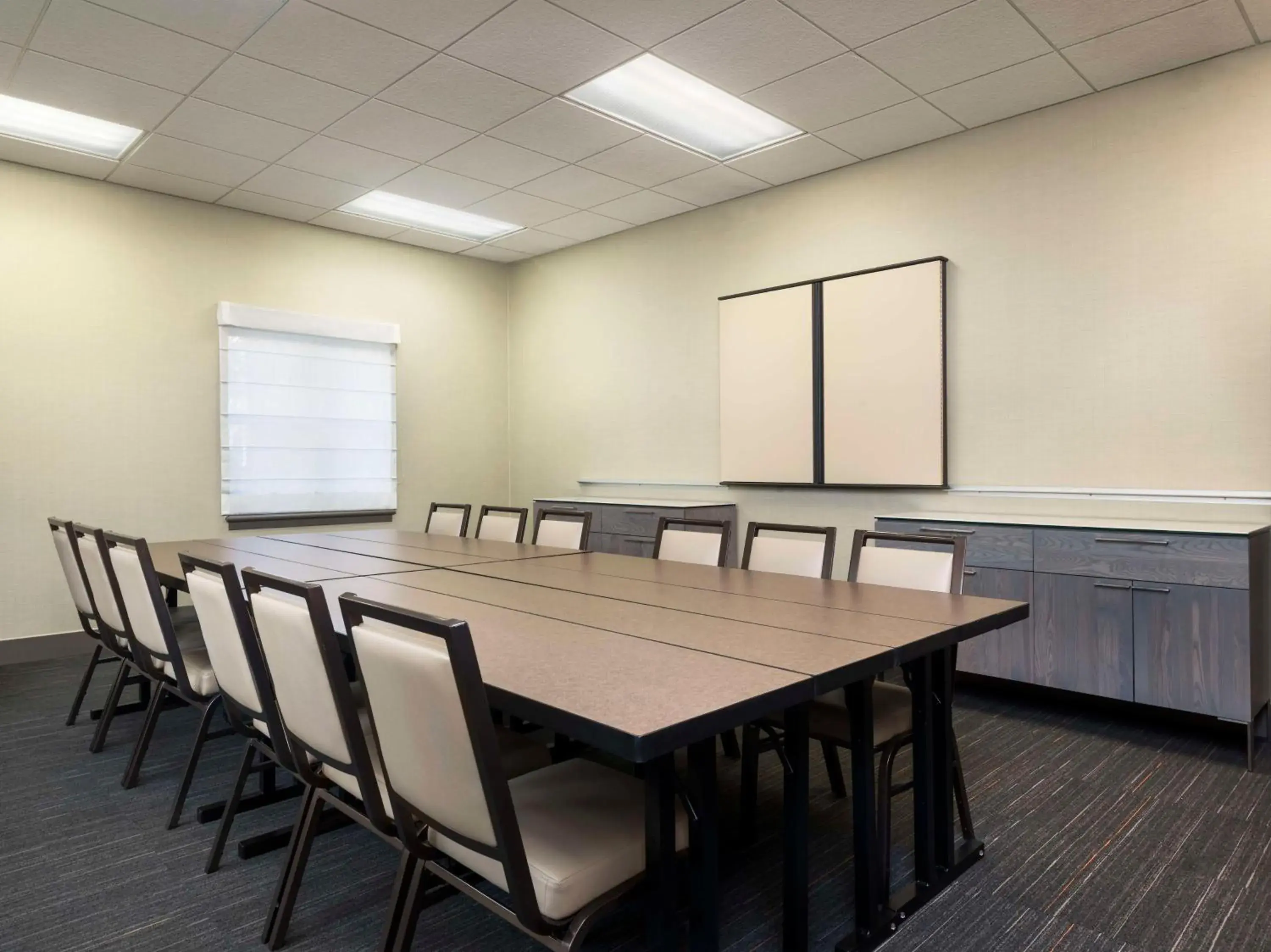 Meeting/conference room in Homewood Suites by Hilton Newark Fremont