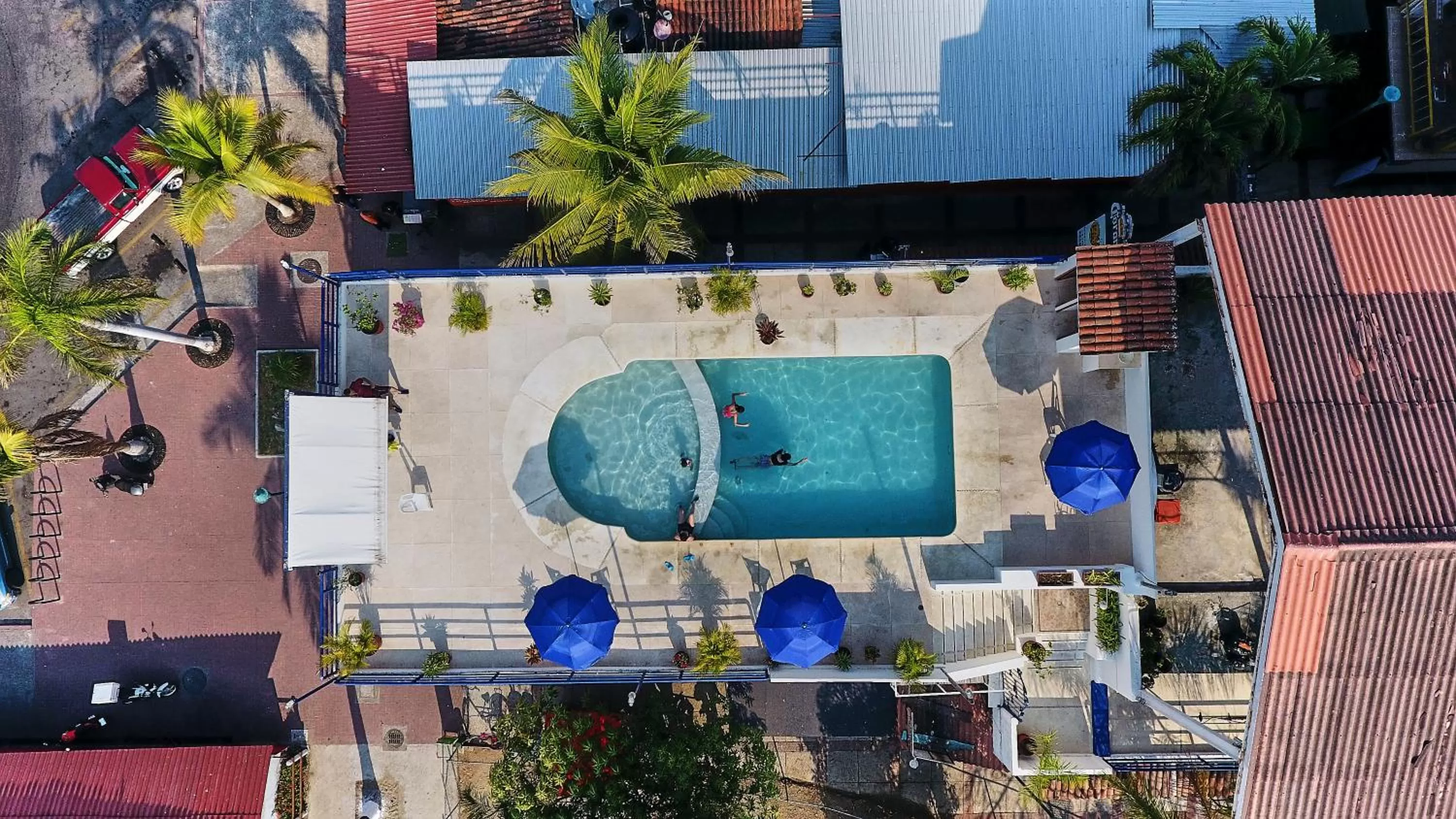 Swimming pool in Hotel Suites Ixtapa Plaza