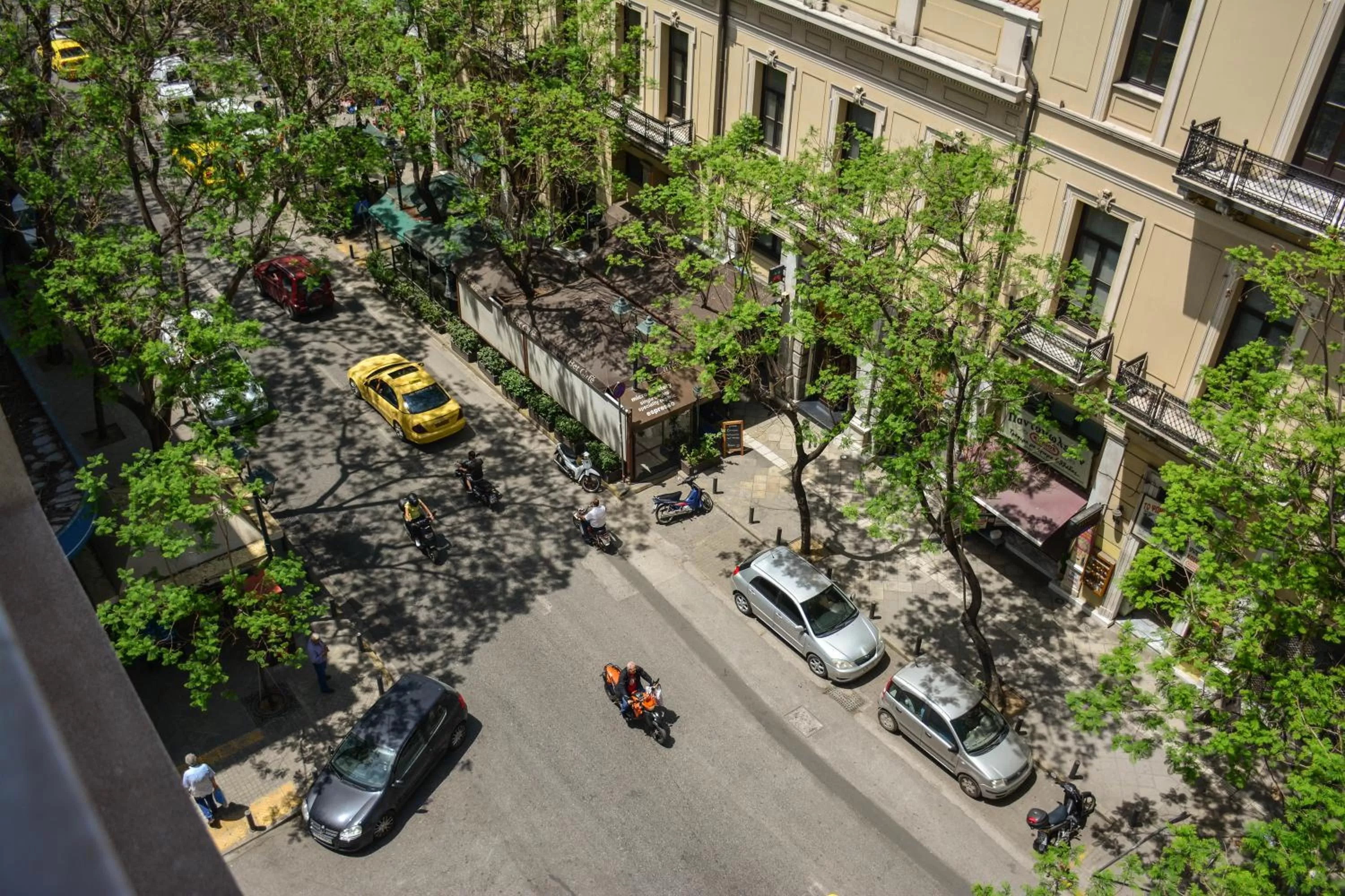 Neighbourhood in AthinA STREETAPARTMENTS