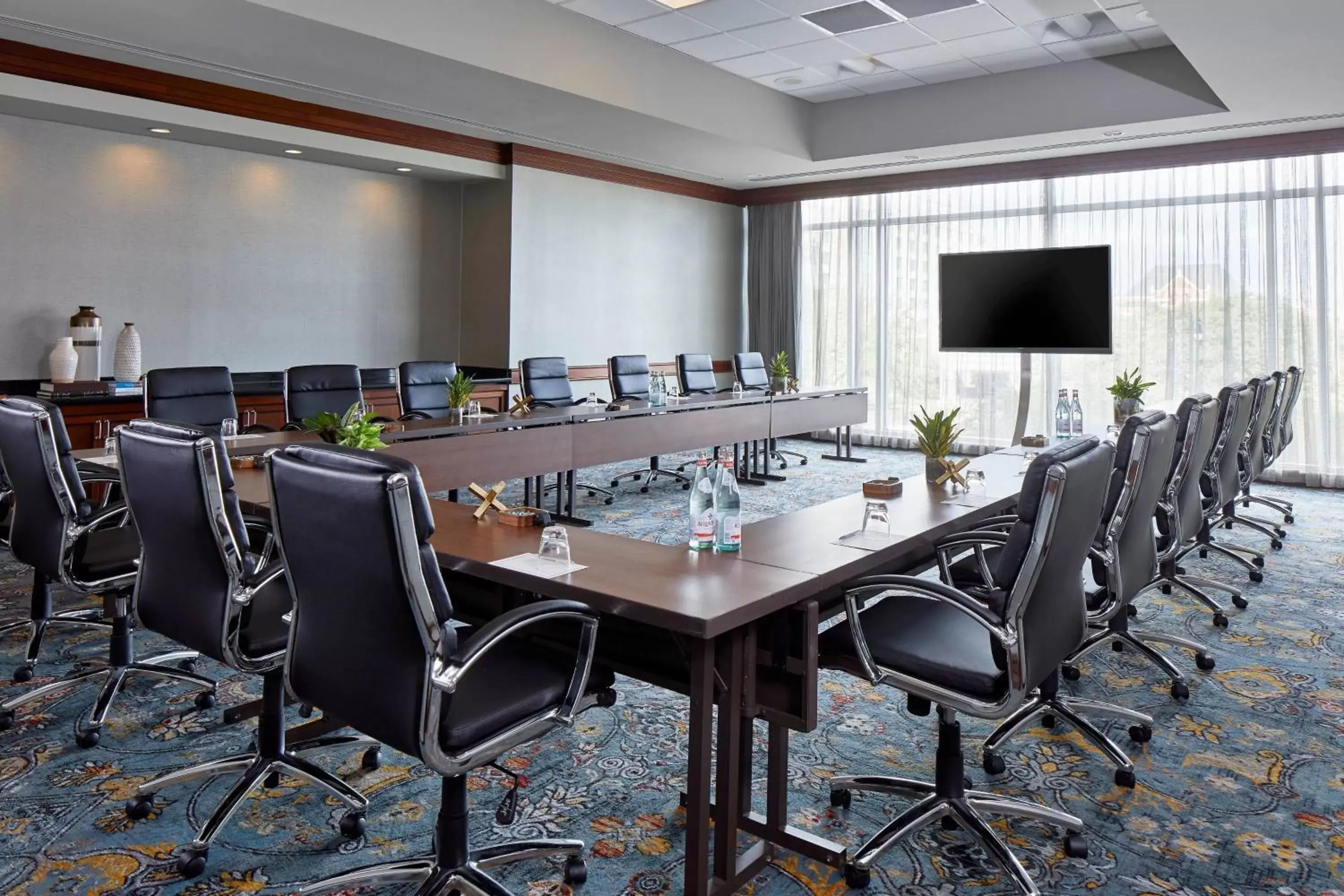 Meeting/conference room in Renaissance Montgomery Hotel & Spa at the Convention Center