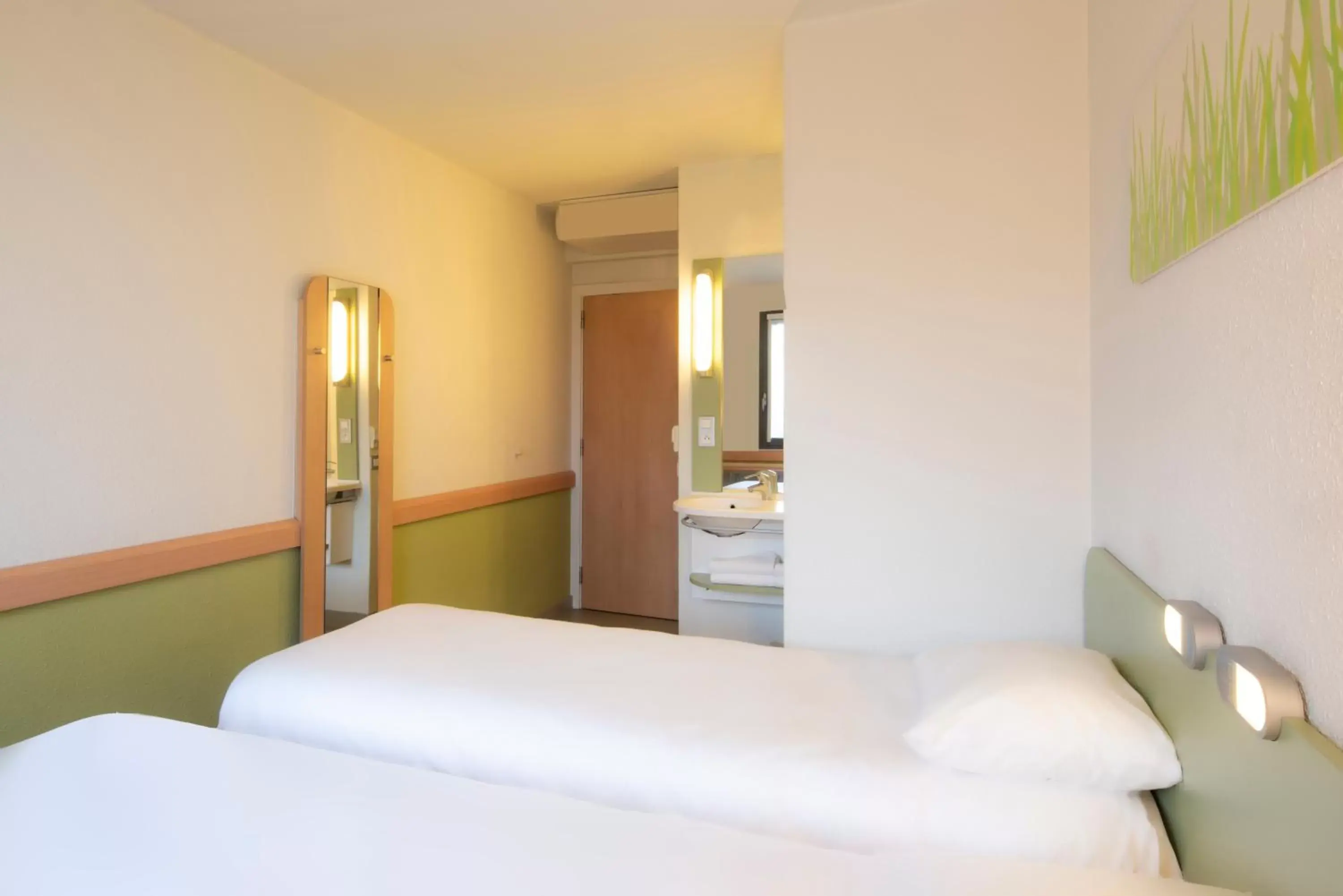 Bedroom, Bed in ibis budget Antwerpen Port