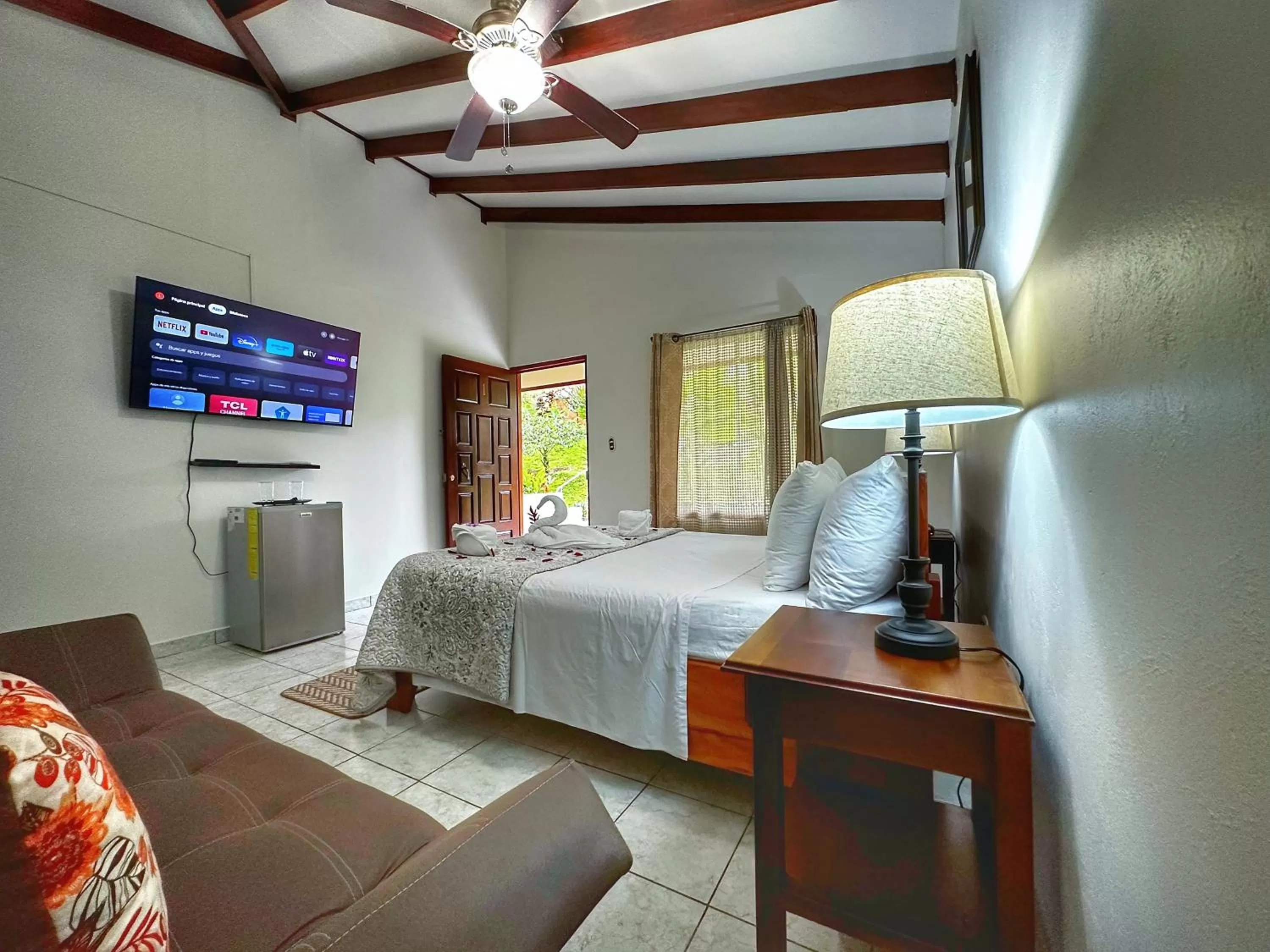 Loma Real Hot Springs Bed & Breakfast