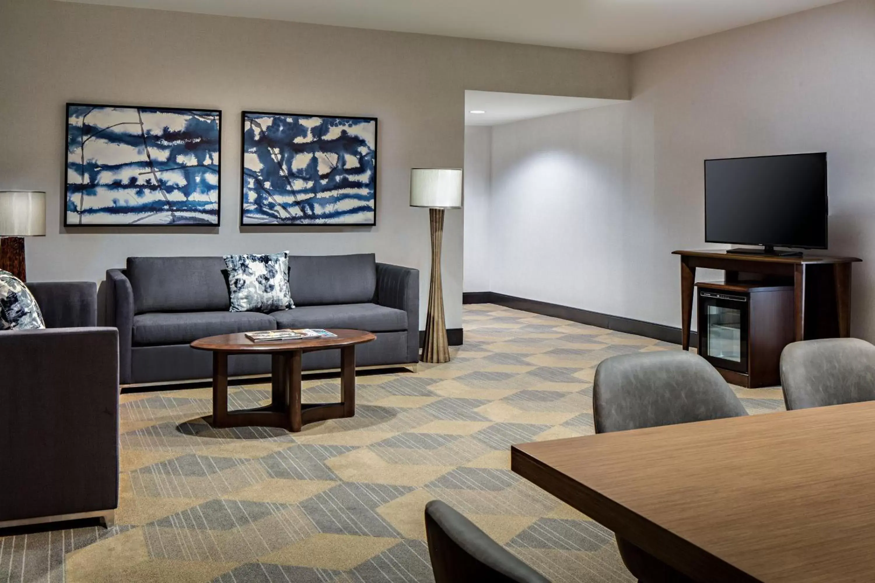 Living room, Seating Area in Sheraton Dallas Hotel