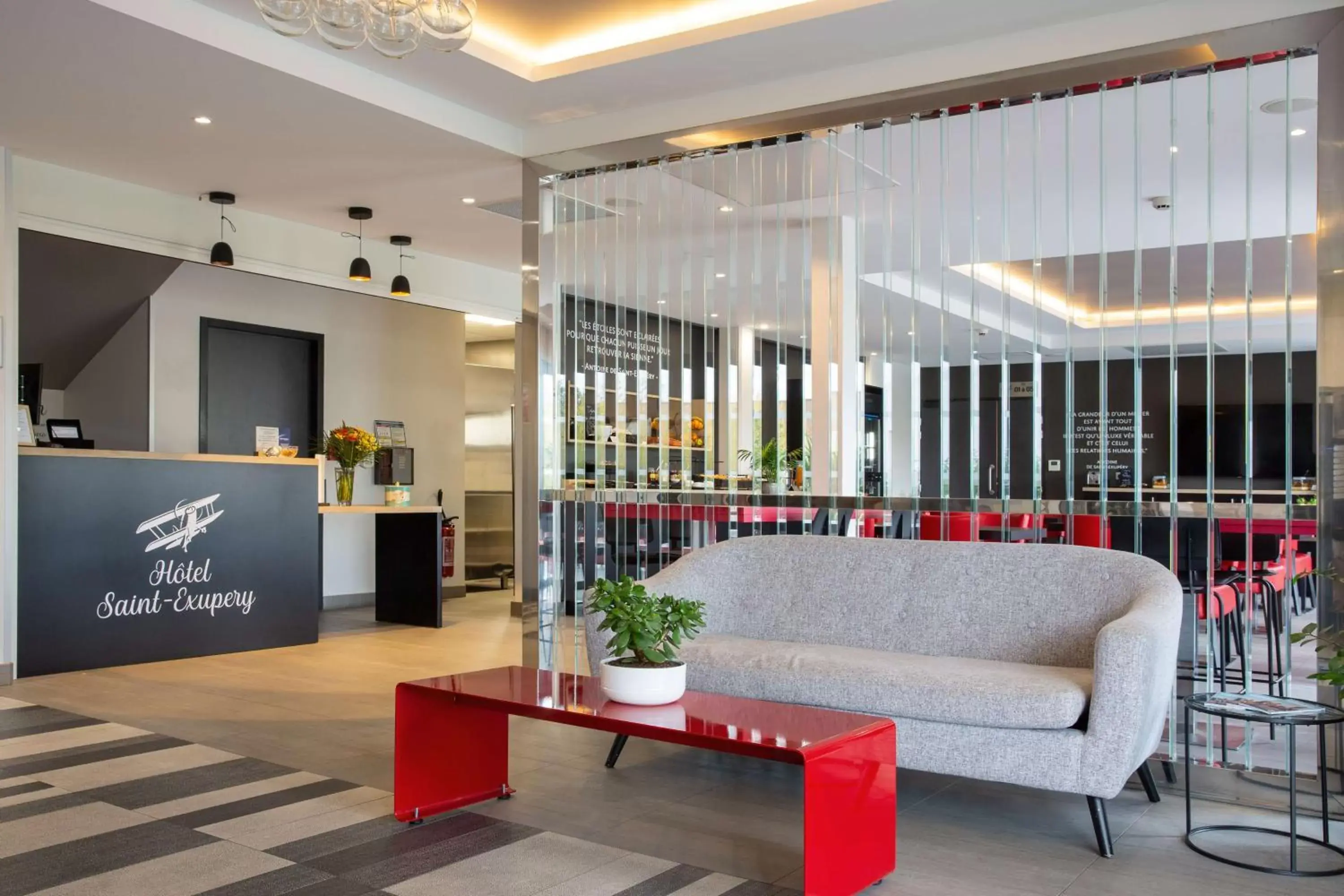 Property building, Lobby/Reception in Best Western St Exupery Bordeaux Ouest