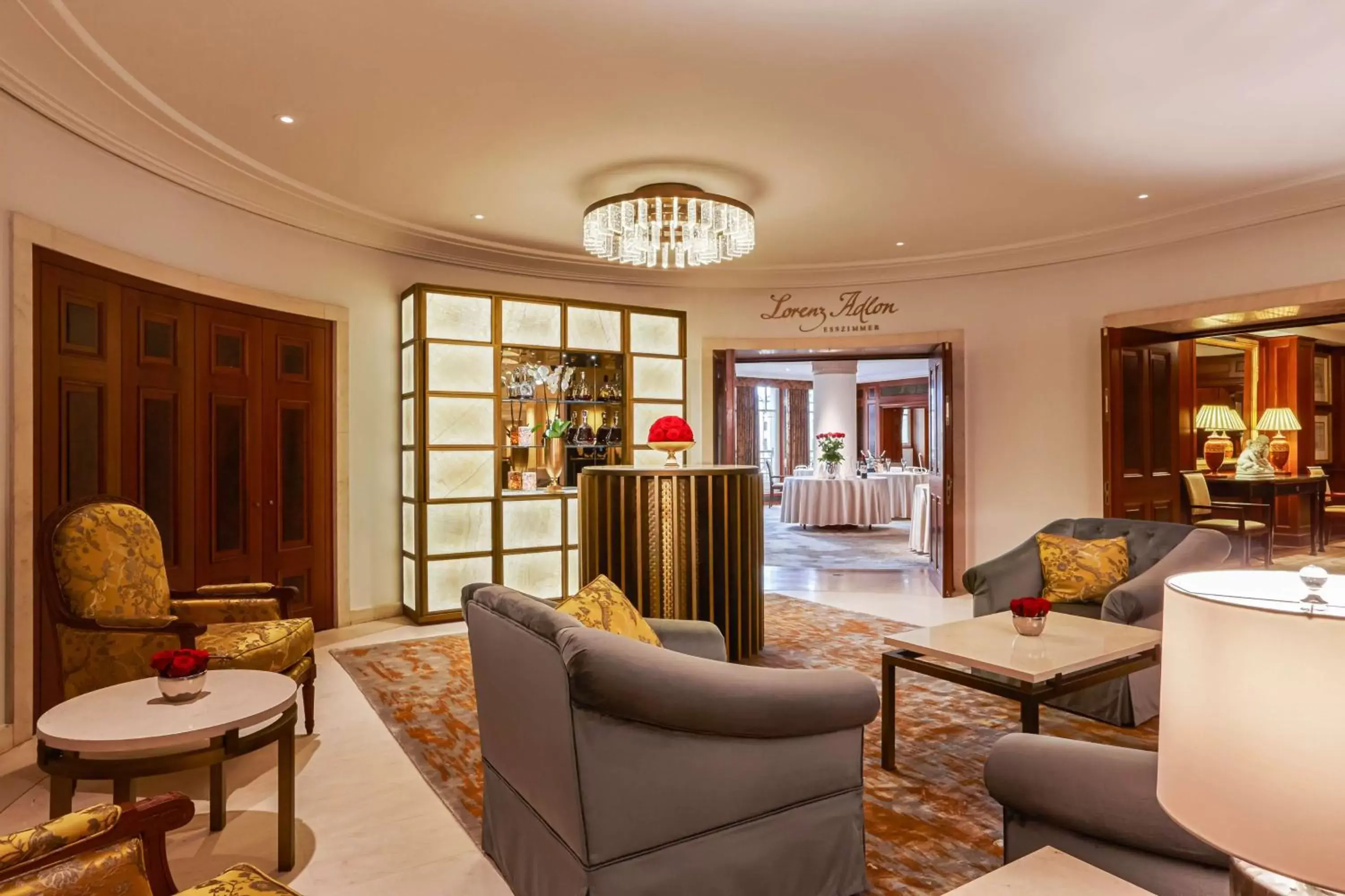 Restaurant/places to eat, Seating Area in Hotel Adlon Kempinski Berlin