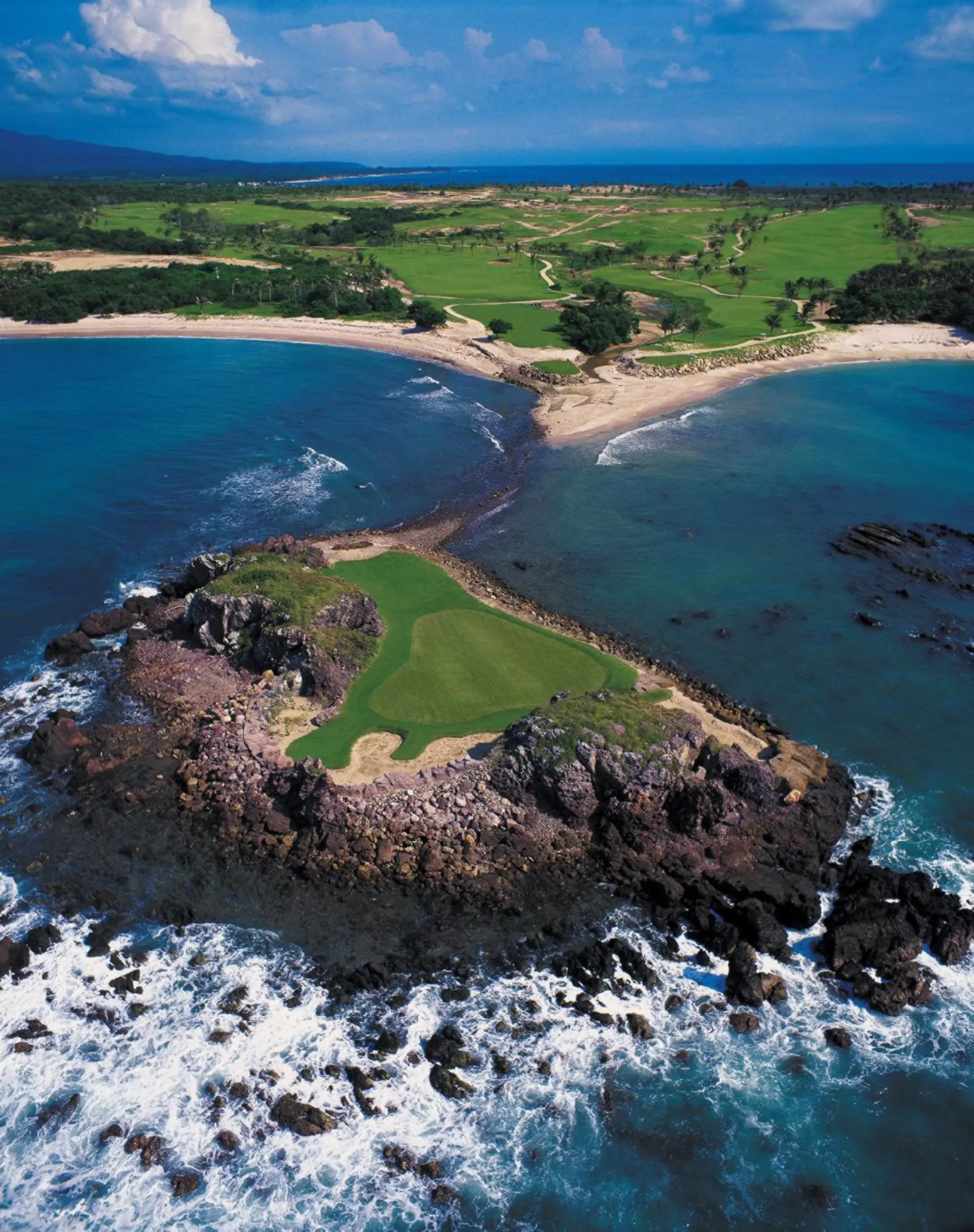 Golfcourse, Natural Landscape in Four Seasons Resort Punta Mita