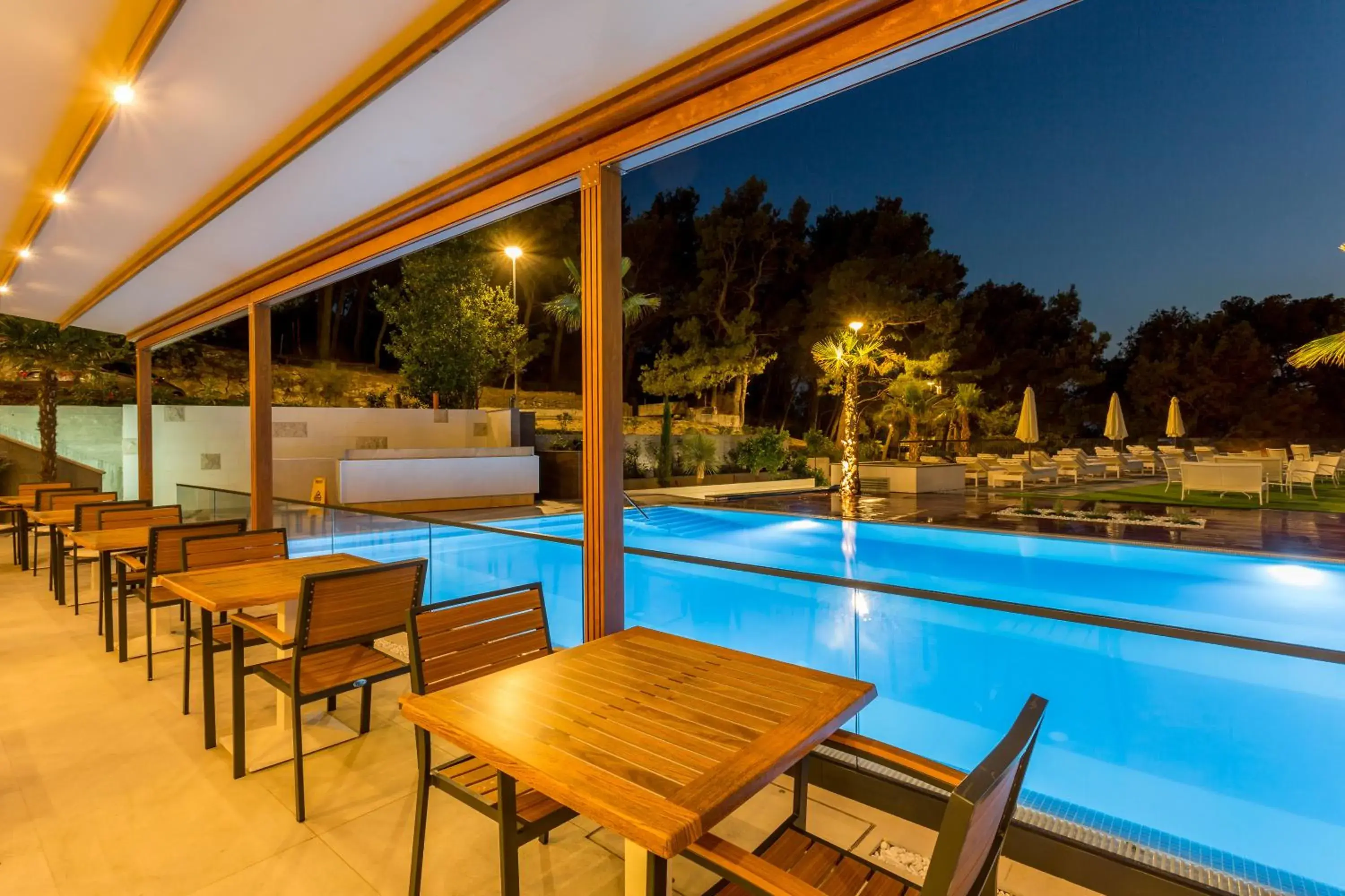 Food close-up, Swimming Pool in Hotel Eden