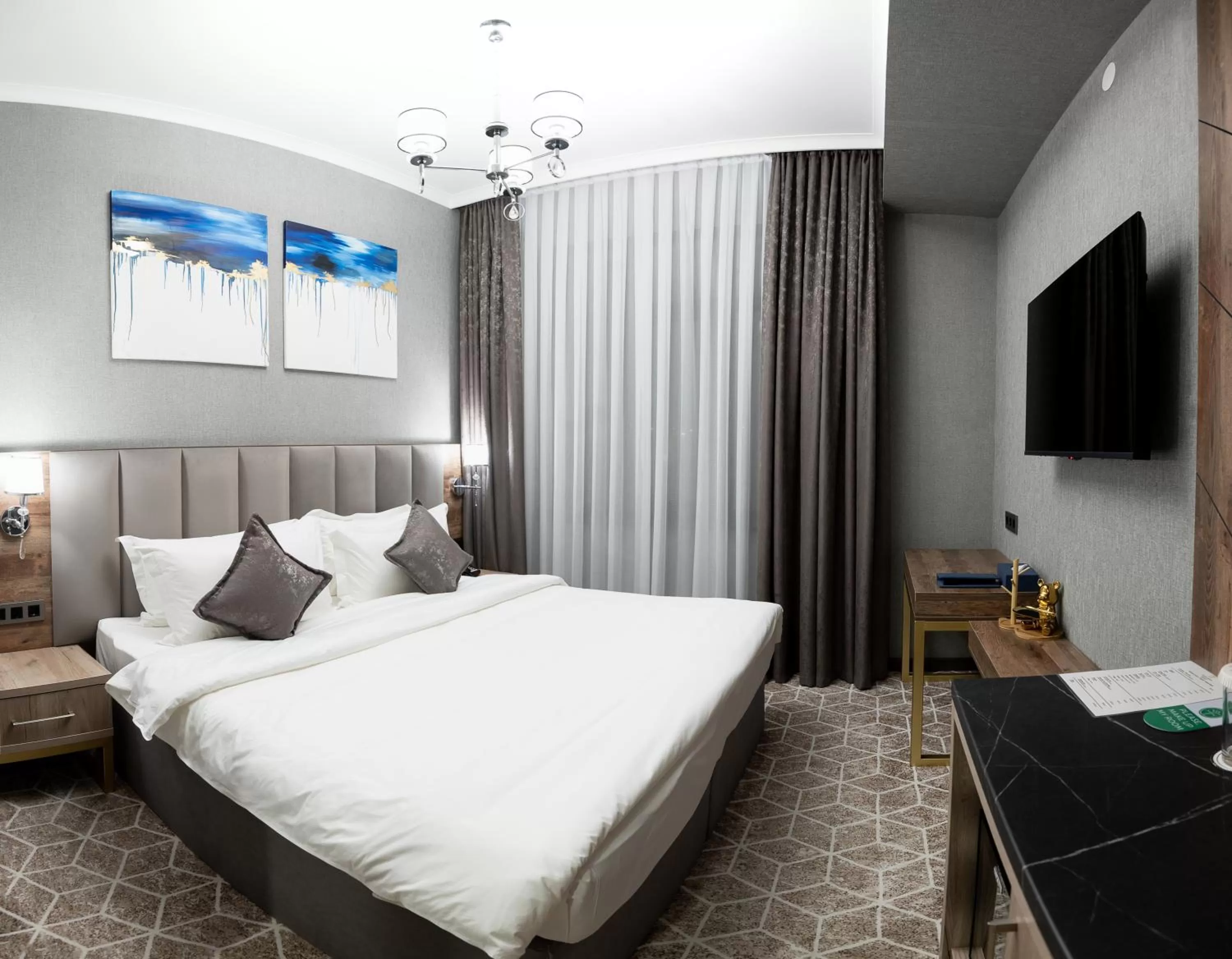 Photo of the whole room, Bed in Tauke Khan Plaza