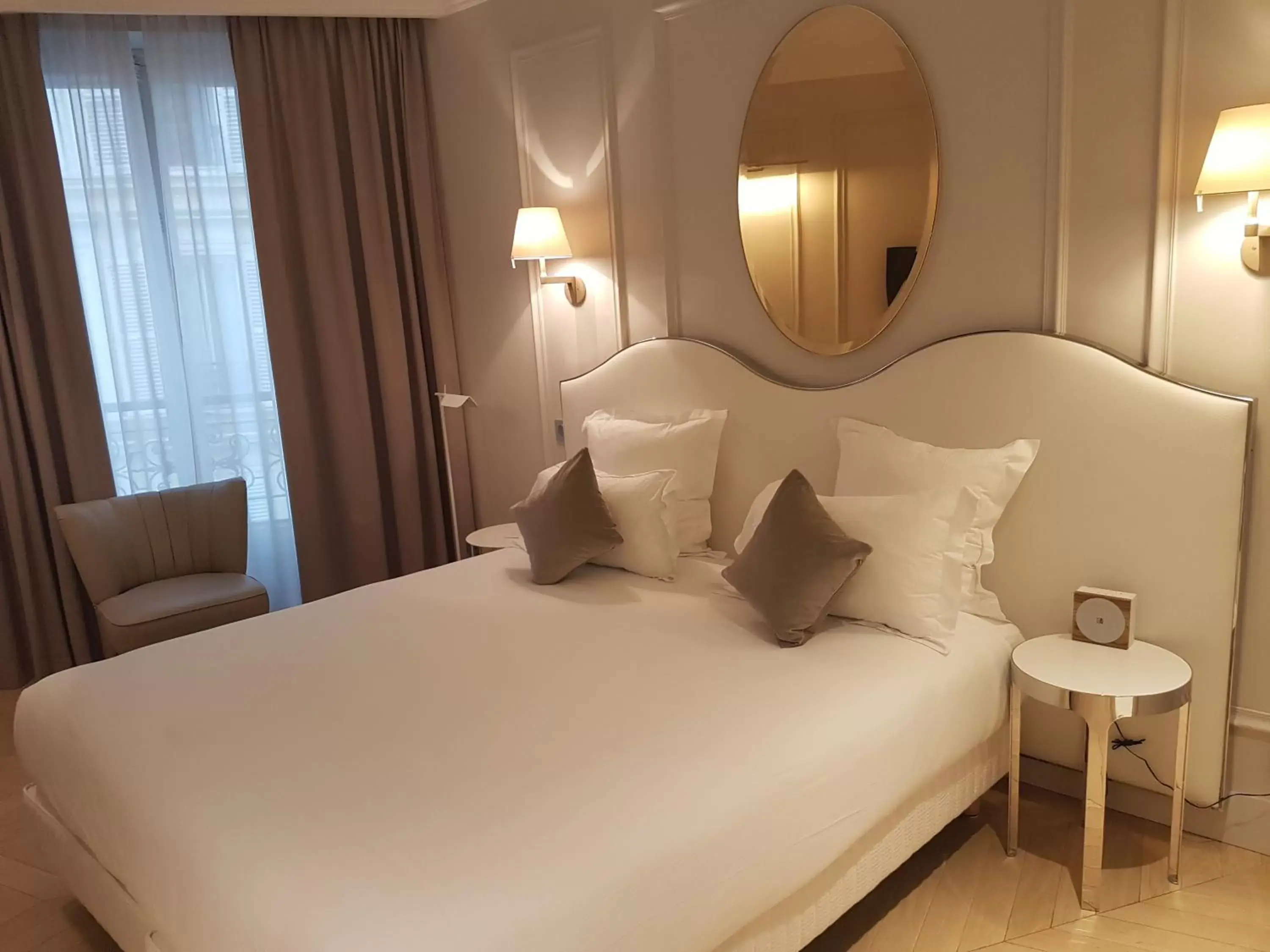 Photo of the whole room, Bed in Hotel Trinité Haussmann