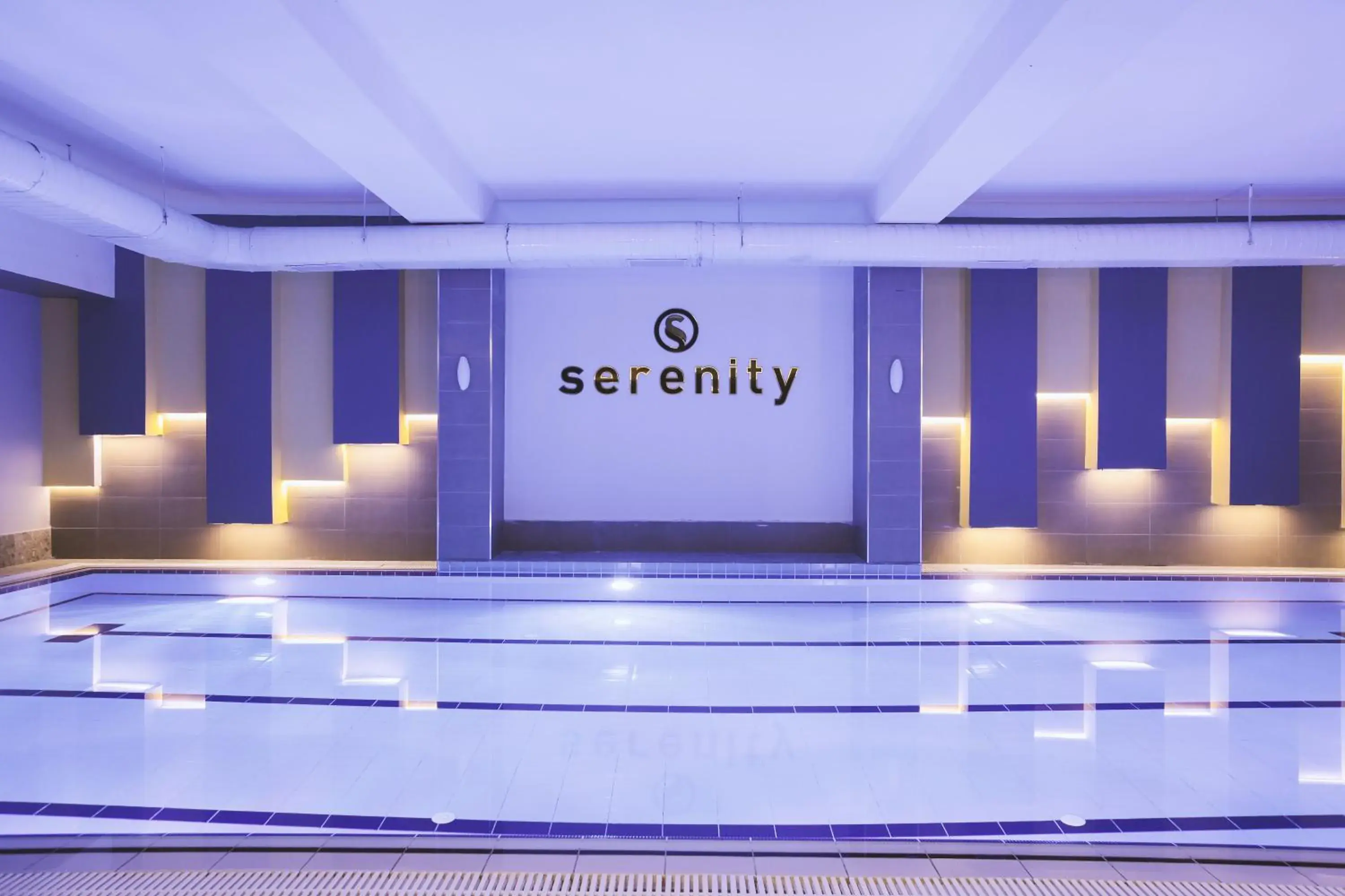 Swimming pool in Serenity Suites Istanbul Airport