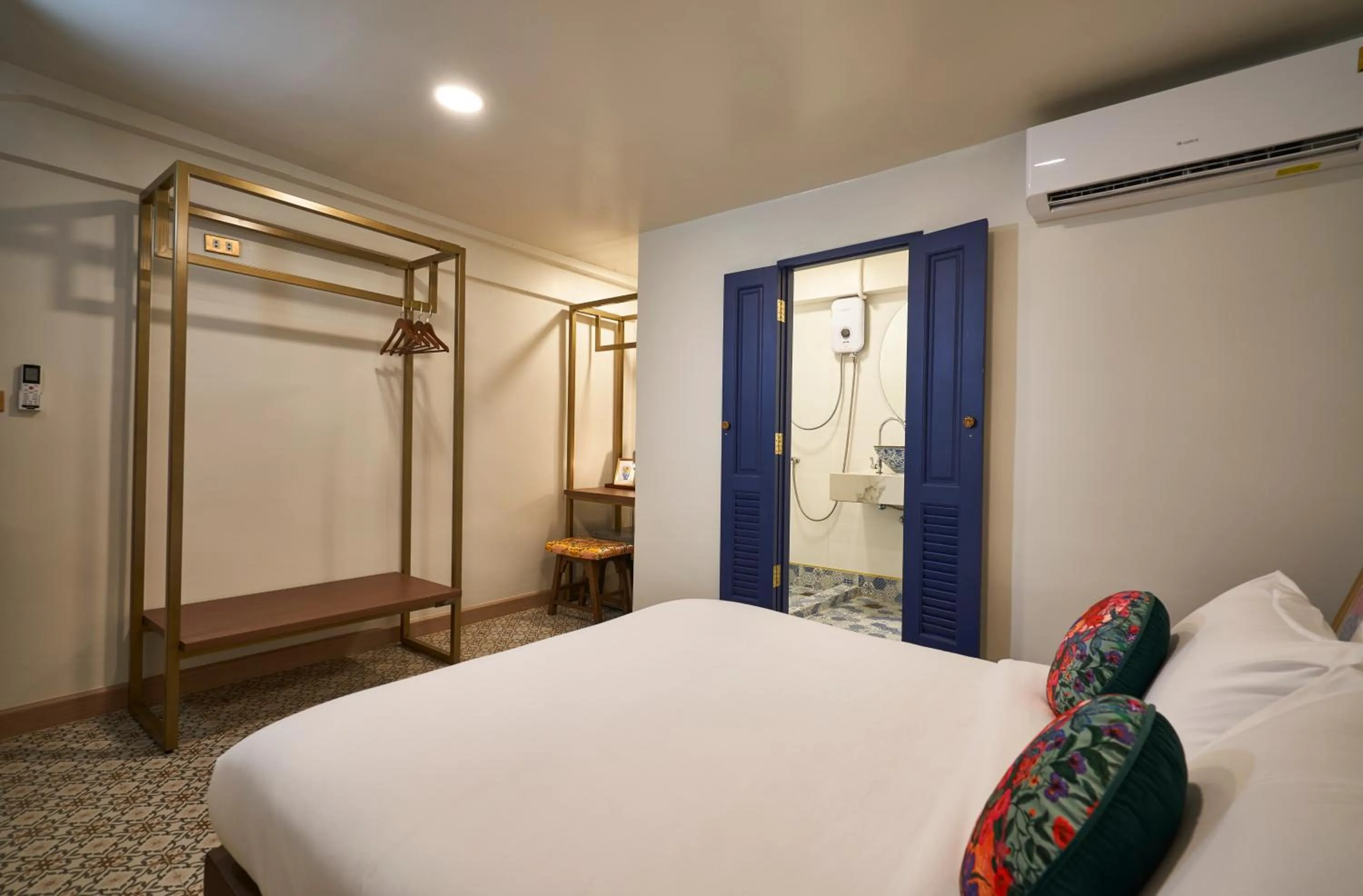 Bed in Sweet's Escape