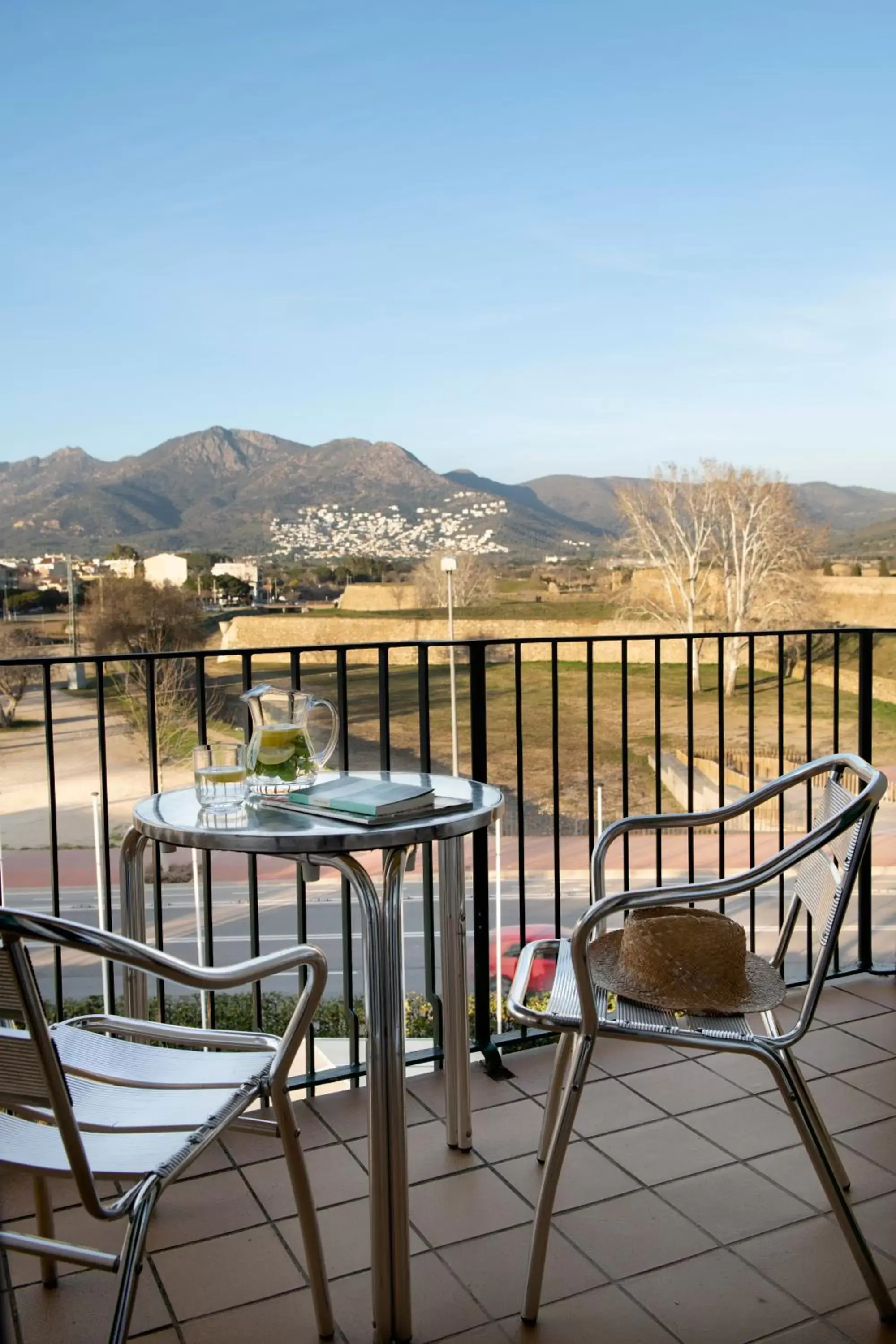 View (from property/room), Mountain View in Hotel Roses Platja