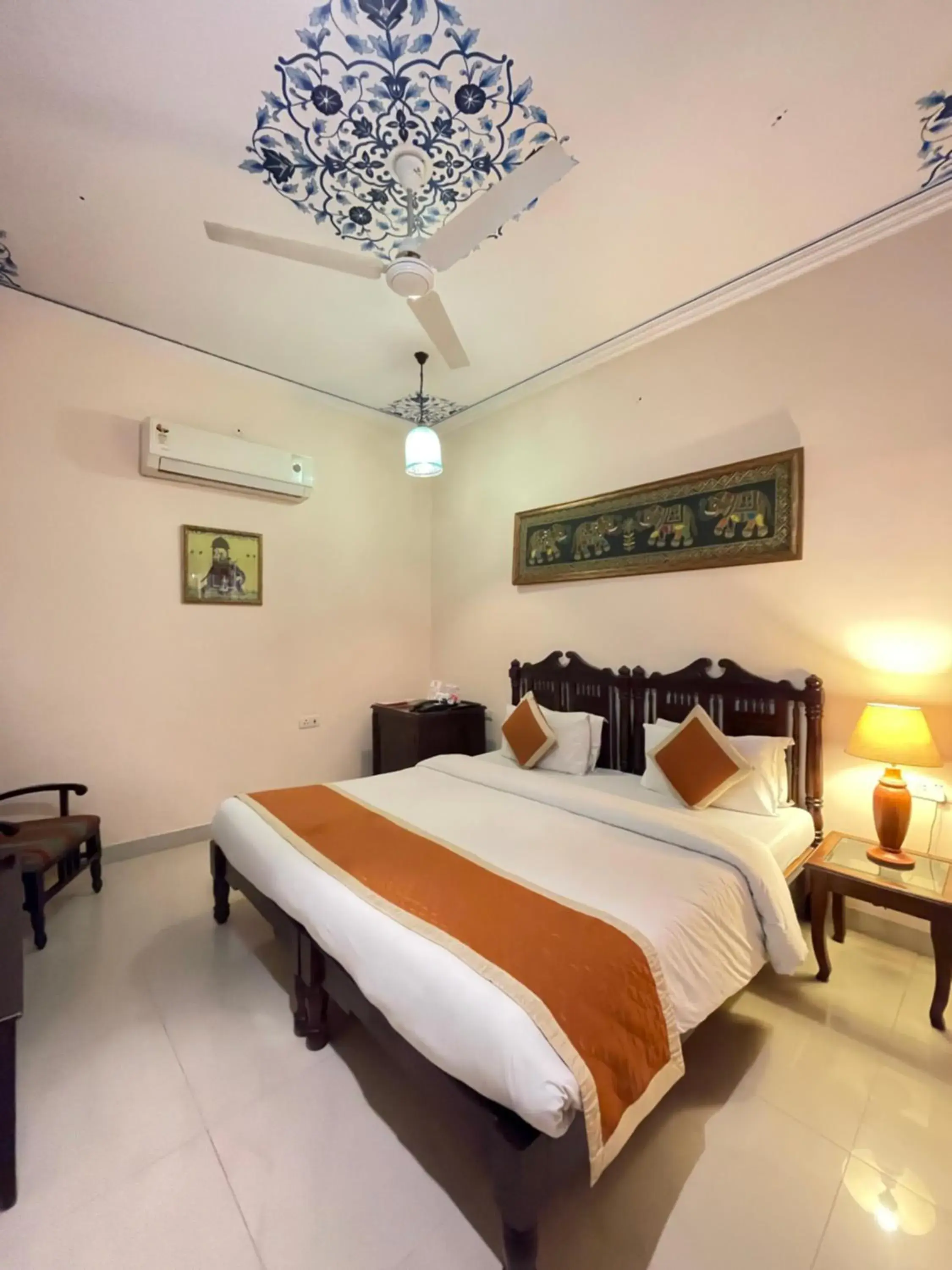 Bedroom, Bed in Suryaa Villa Jaipur - A Boutique Heritage Haveli