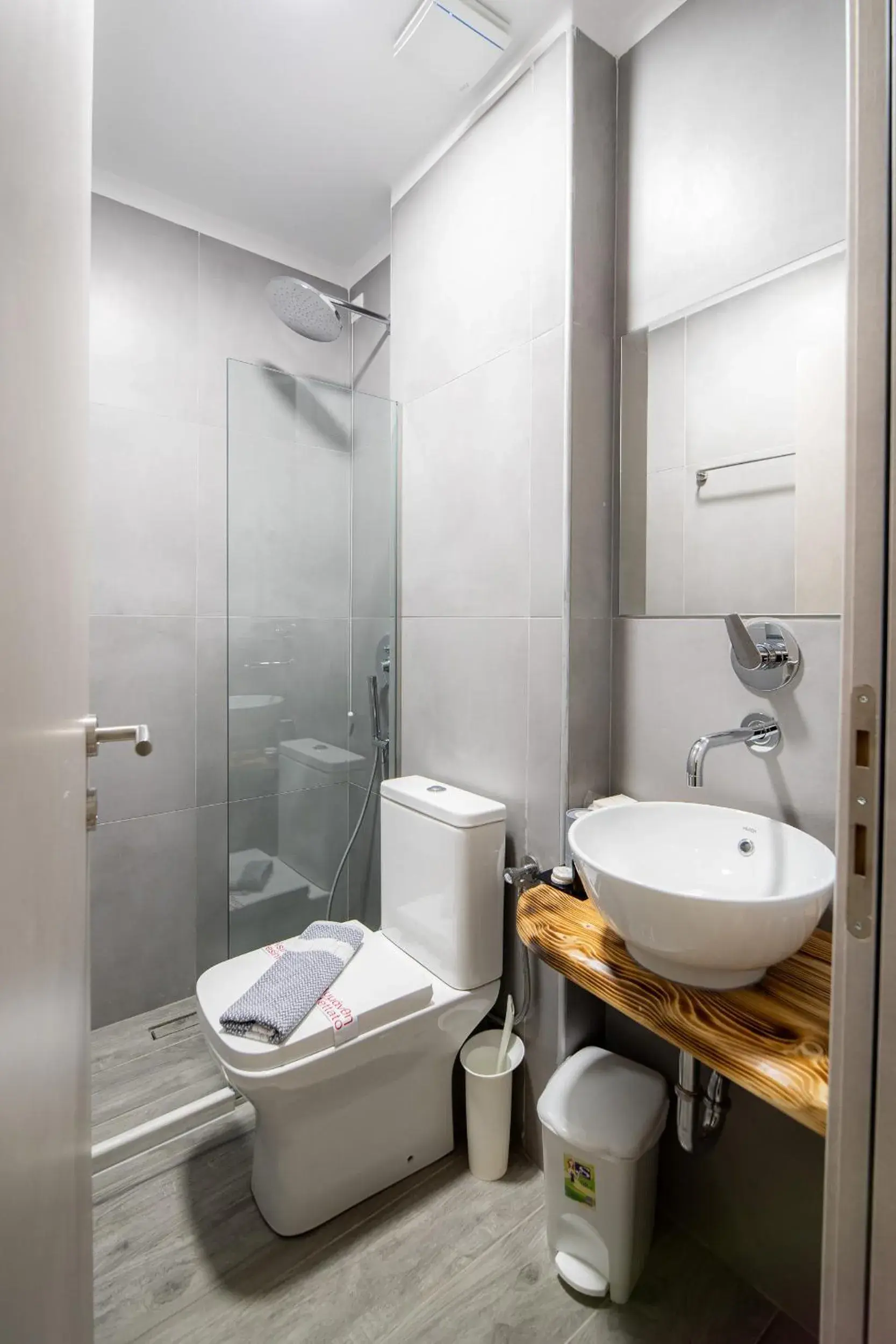 Bathroom in Hotel Philippos
