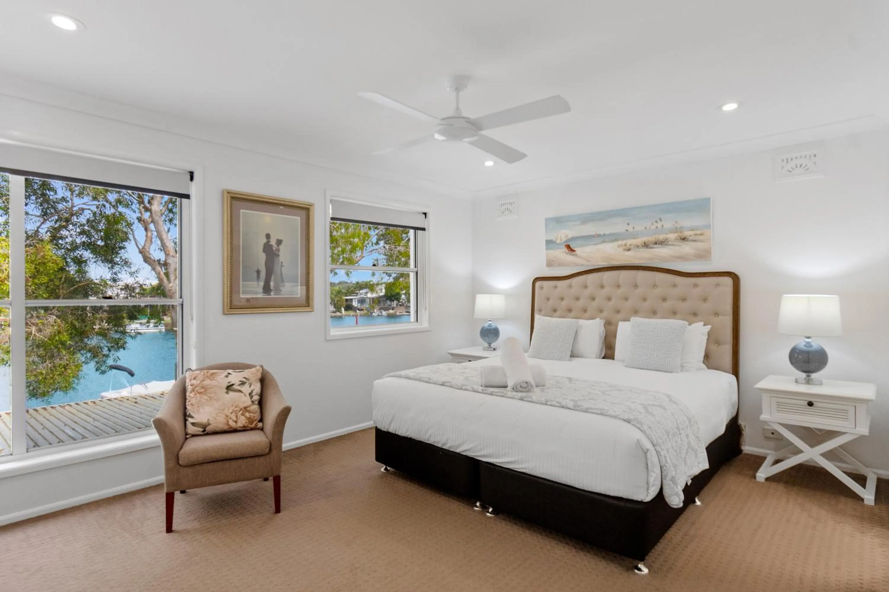 Bed in Noosa Entrance Waterfront Resort