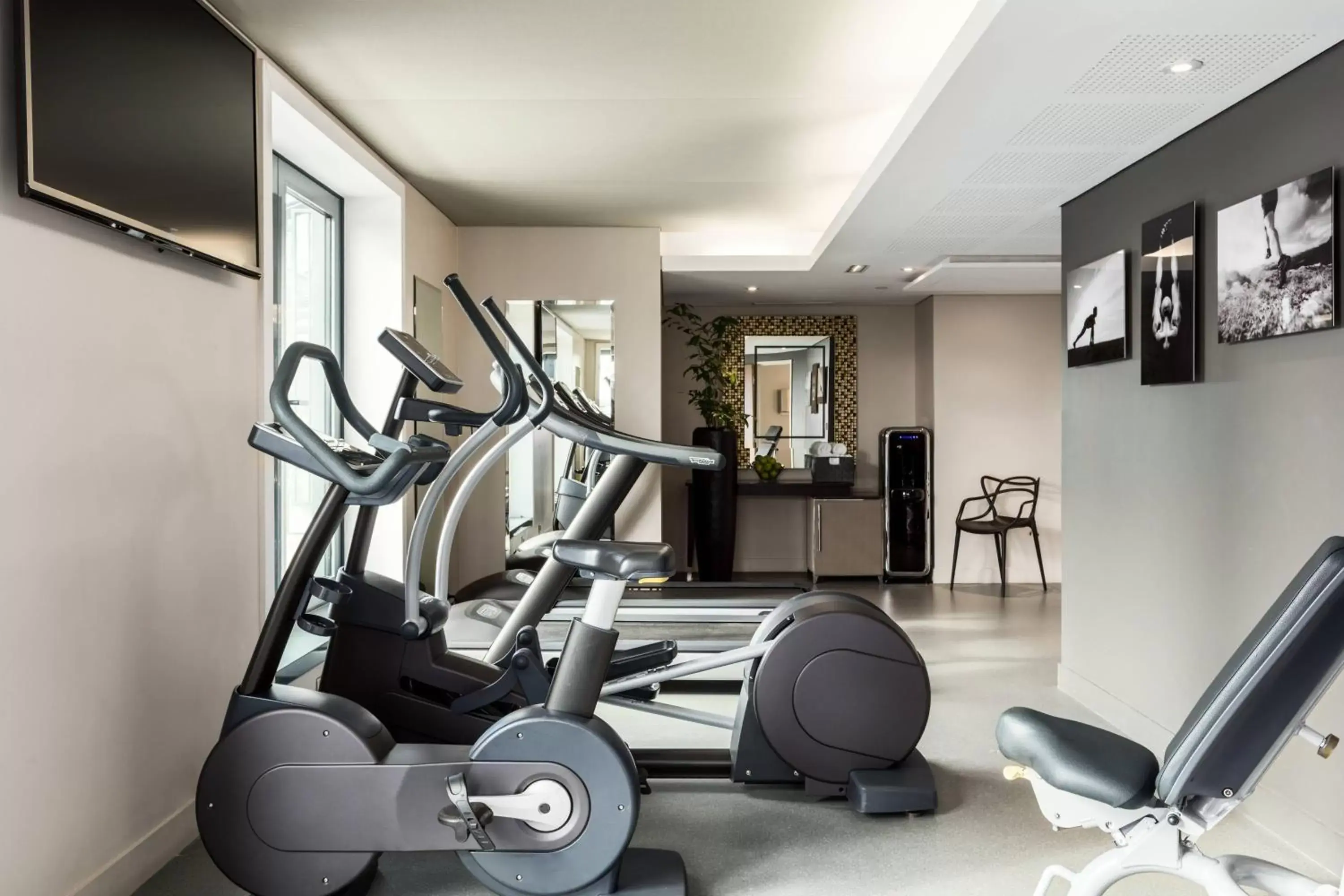 Fitness centre/facilities, Fitness Center/Facilities in AC Hotel Paris Porte Maillot by Marriott