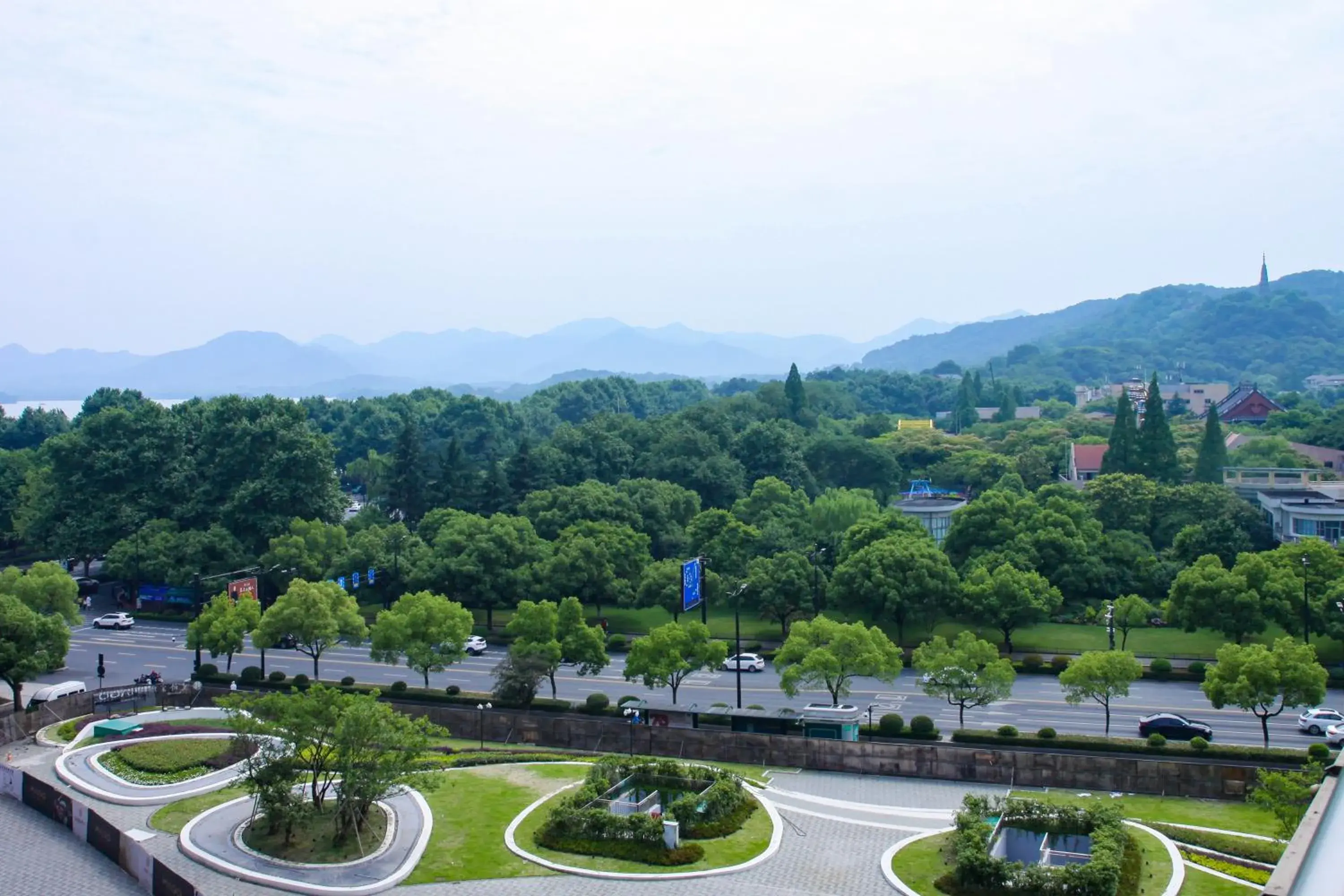 Property building, Mountain View in Wyndham Grand Plaza Royale Hangzhou