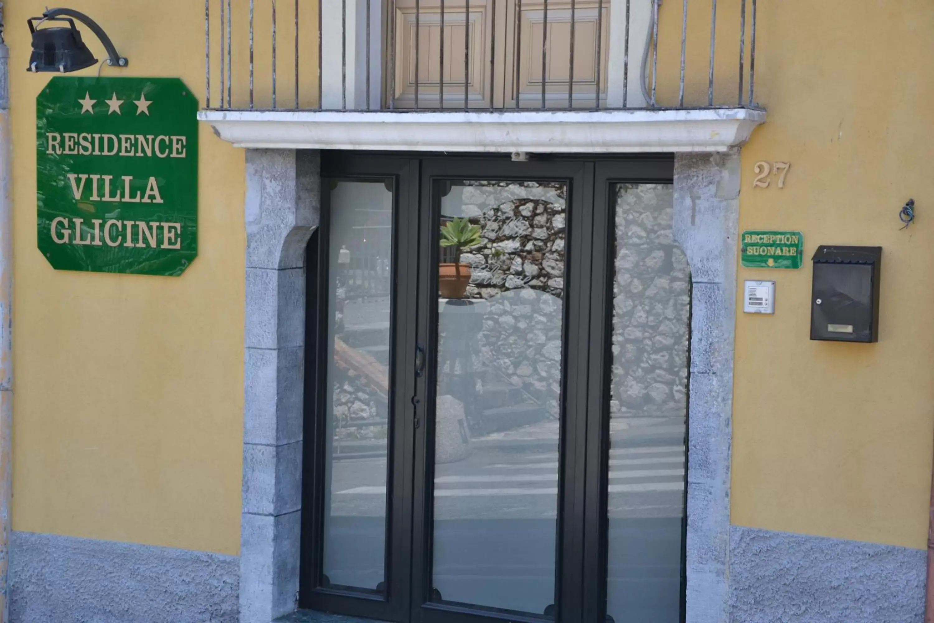 Facade/entrance in Residence Villa Il Glicine