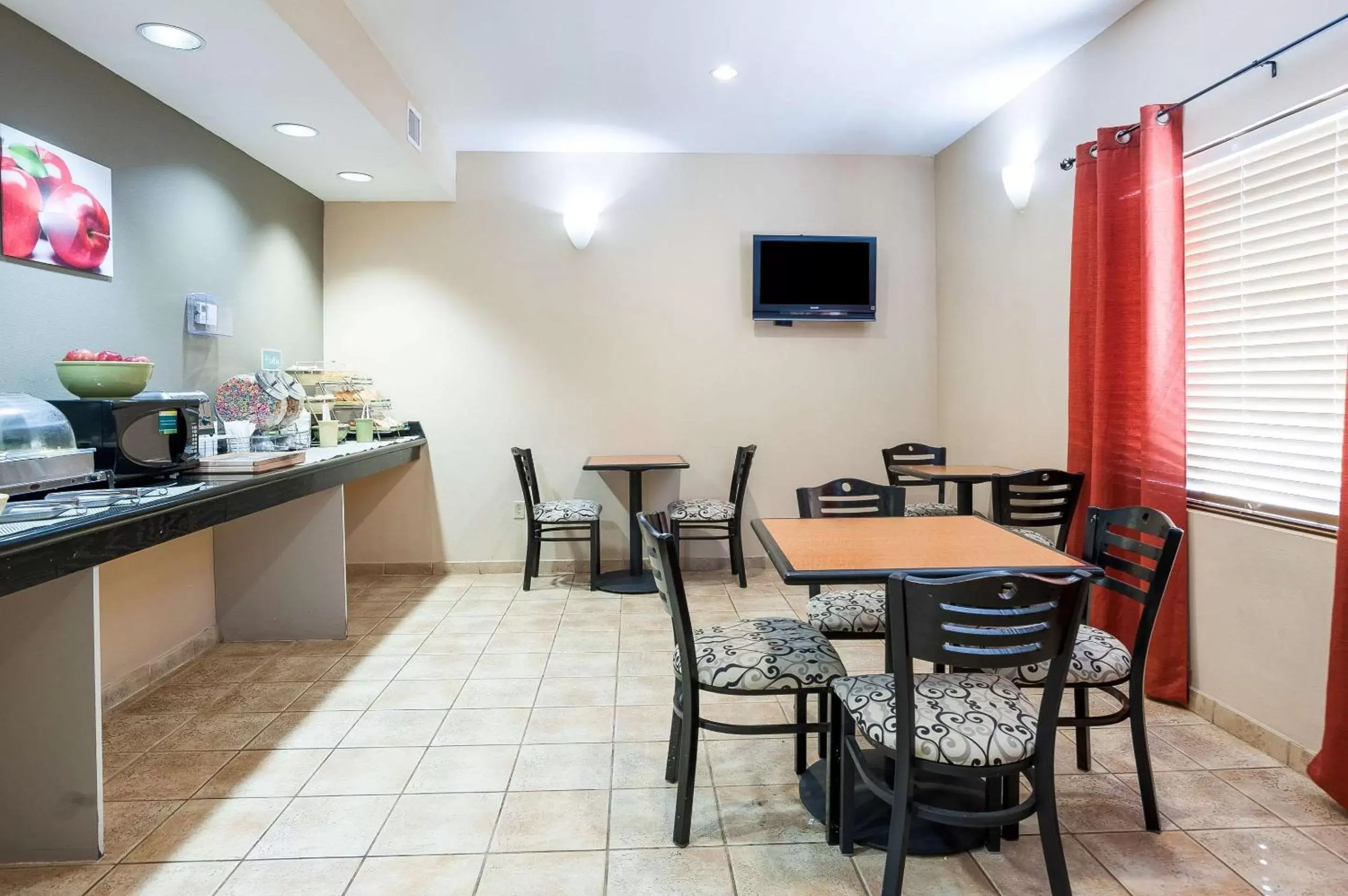 Restaurant/Places to Eat in Quality Inn & Suites Lake Charles